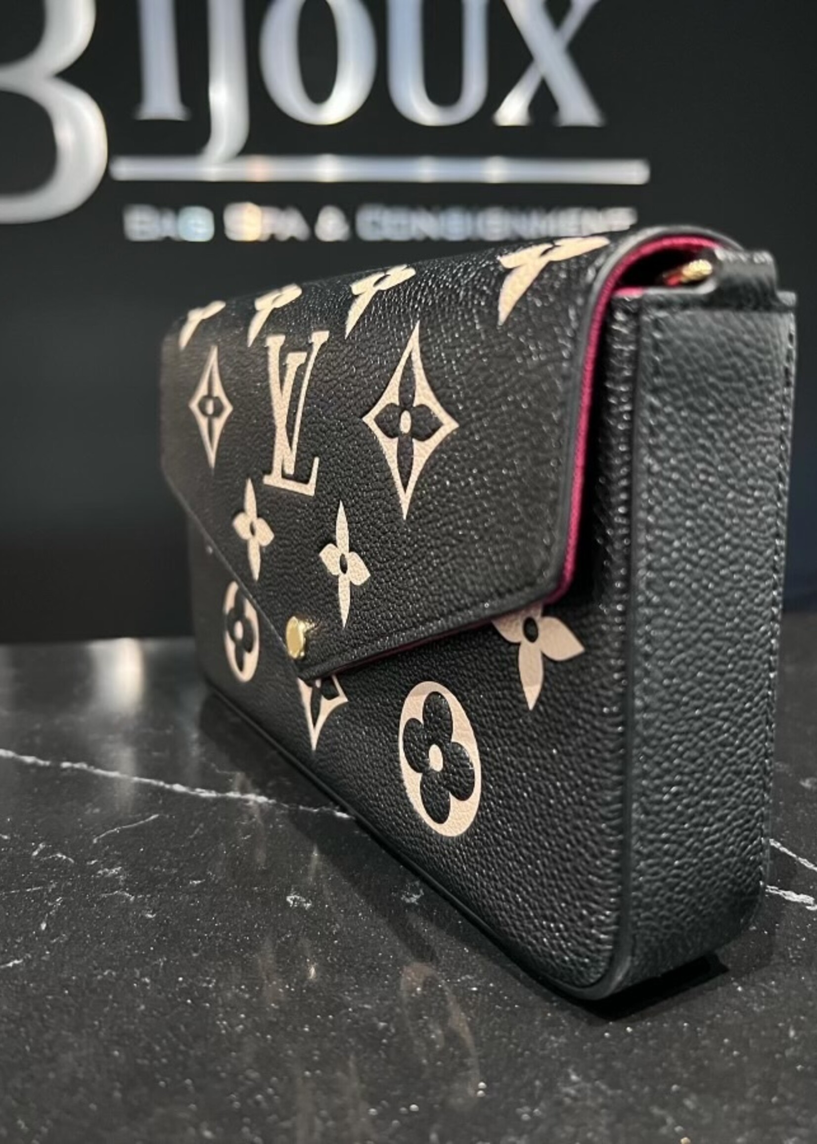 Louis Vuitton SOLD - Pochette Felicie Empreinte