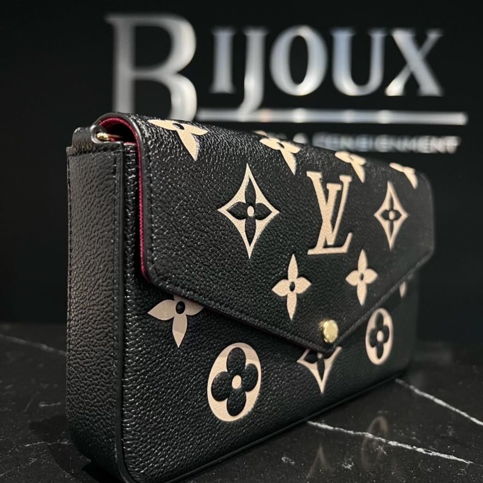 Louis Vuitton SOLD - Pochette Felicie Empreinte