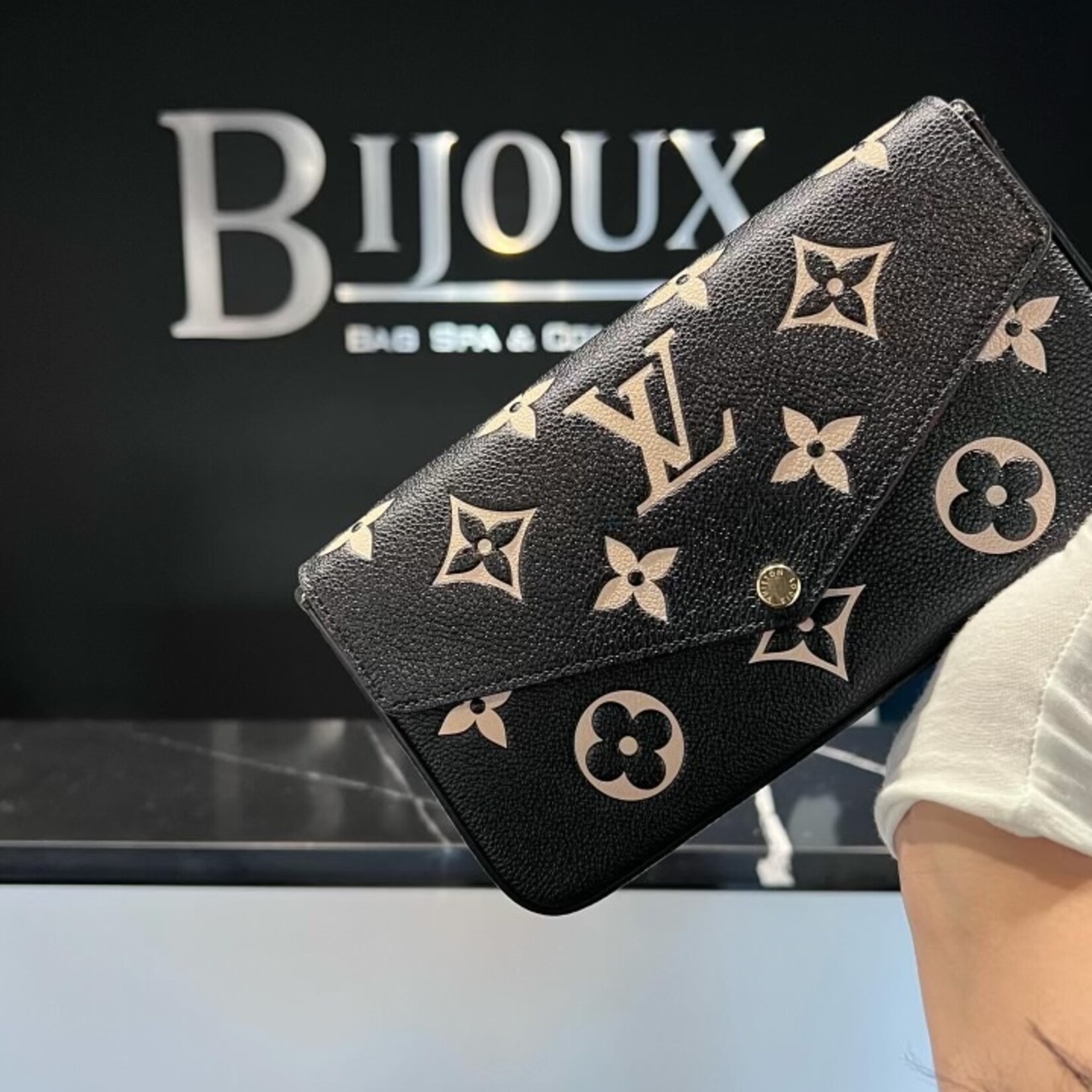 Louis Vuitton SOLD - Pochette Felicie Empreinte