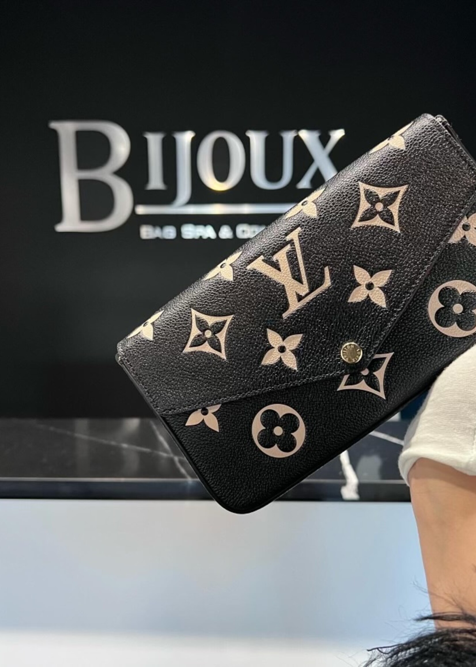 Louis Vuitton SOLD - Pochette Felicie Empreinte