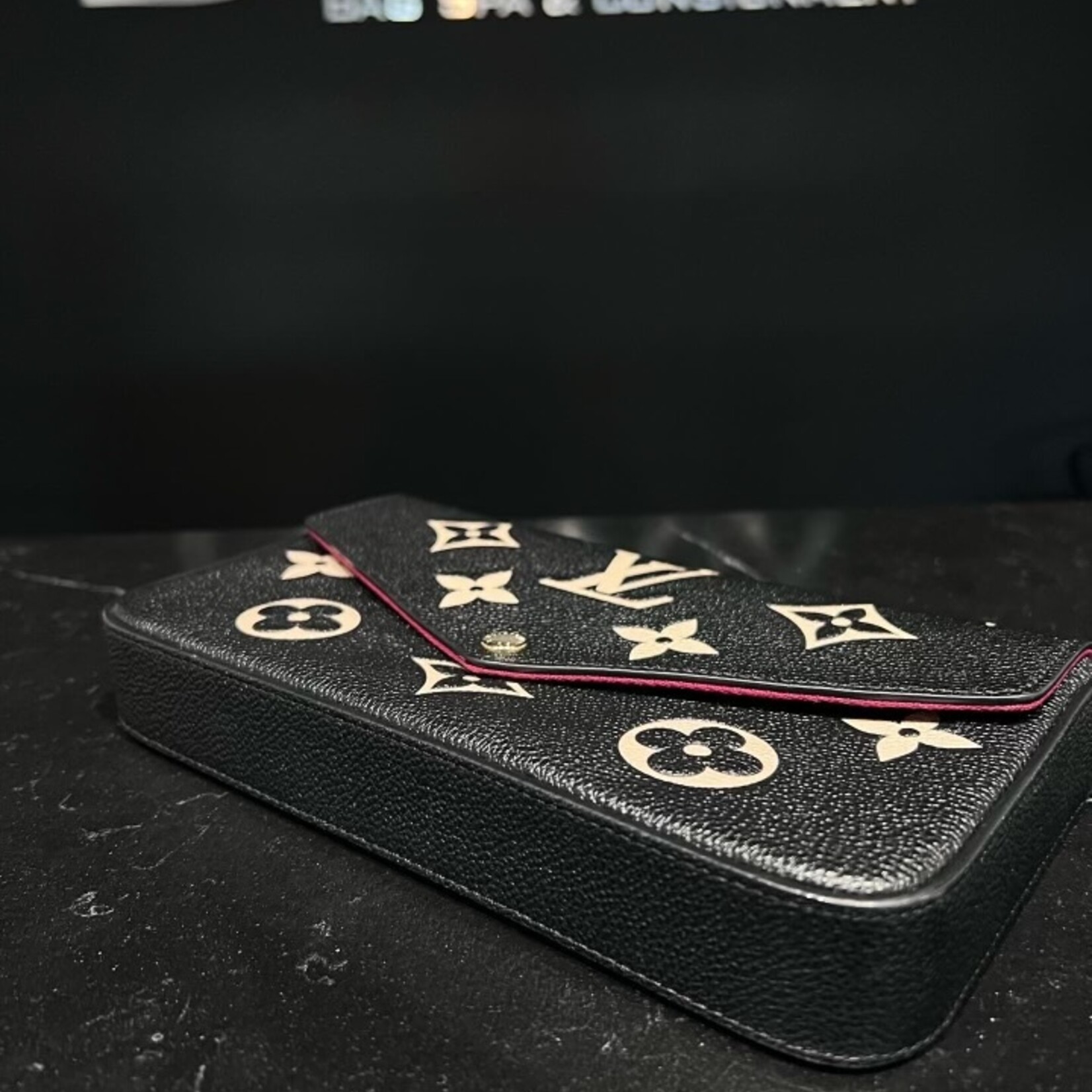 Louis Vuitton SOLD - Pochette Felicie Empreinte