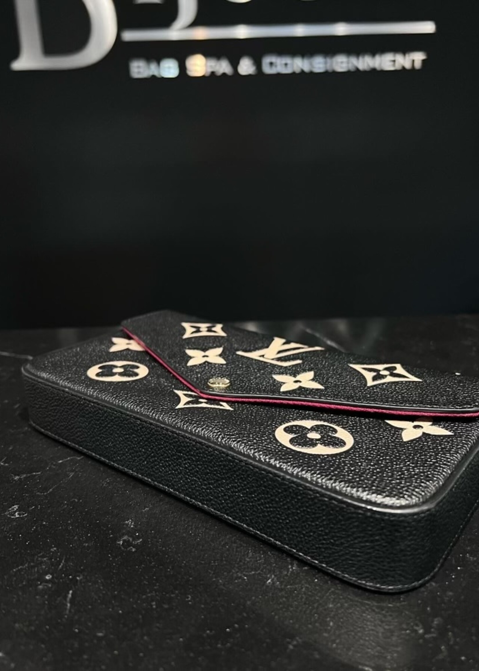 Louis Vuitton SOLD - Pochette Felicie Empreinte