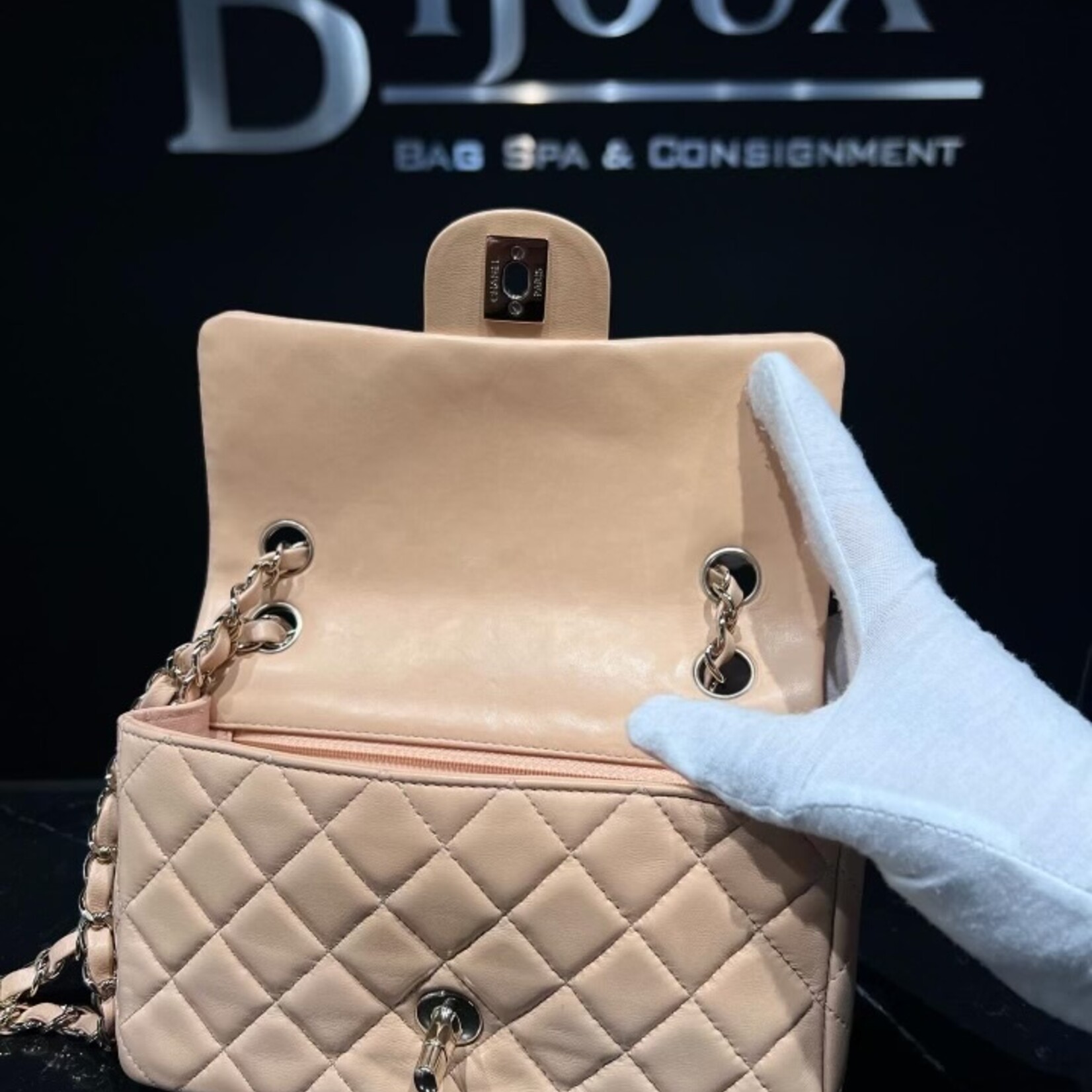 Chanel Chanel Mini Flap Bag GHW