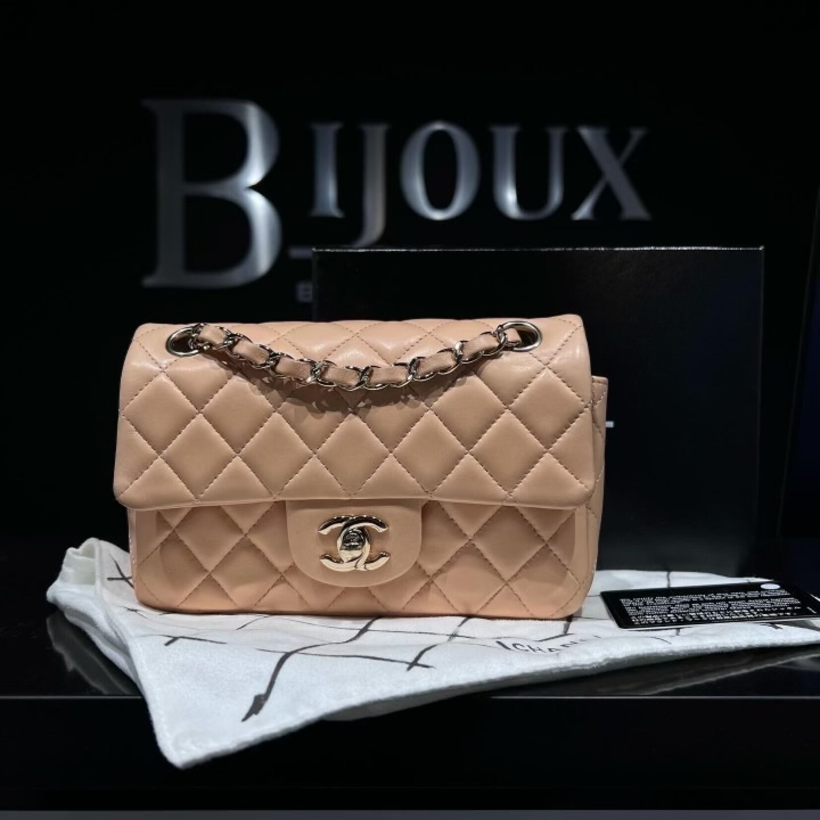 Chanel Chanel Mini Flap Bag GHW