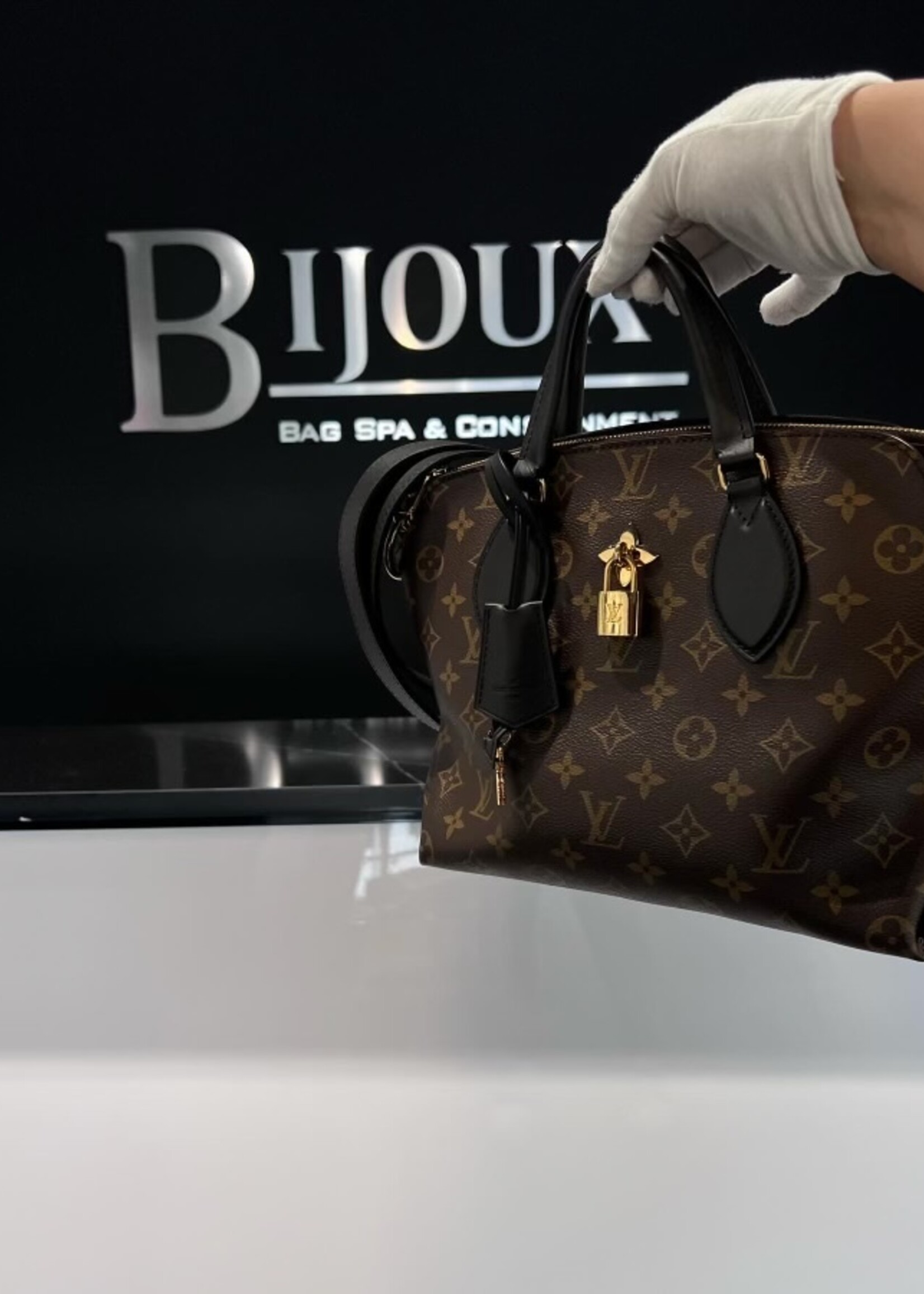 Louis Vuitton SOLD - Louis Vuitton Flower Zipped Tote Noir PM