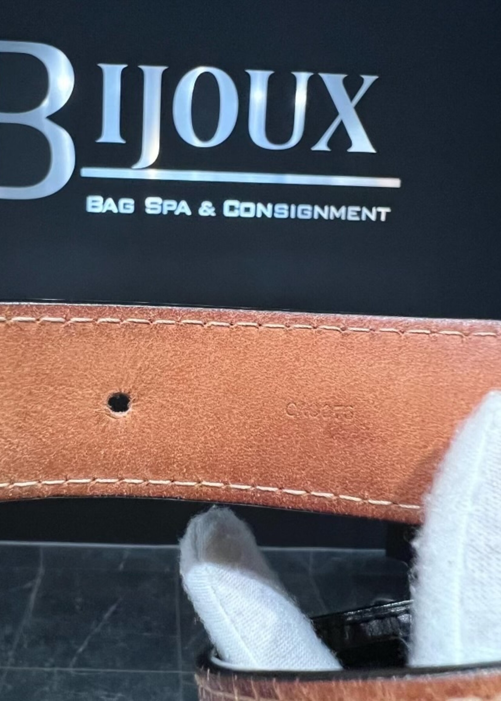 Louis Vuitton SOLD - Louis Vuitton Travelling Requisites Belt