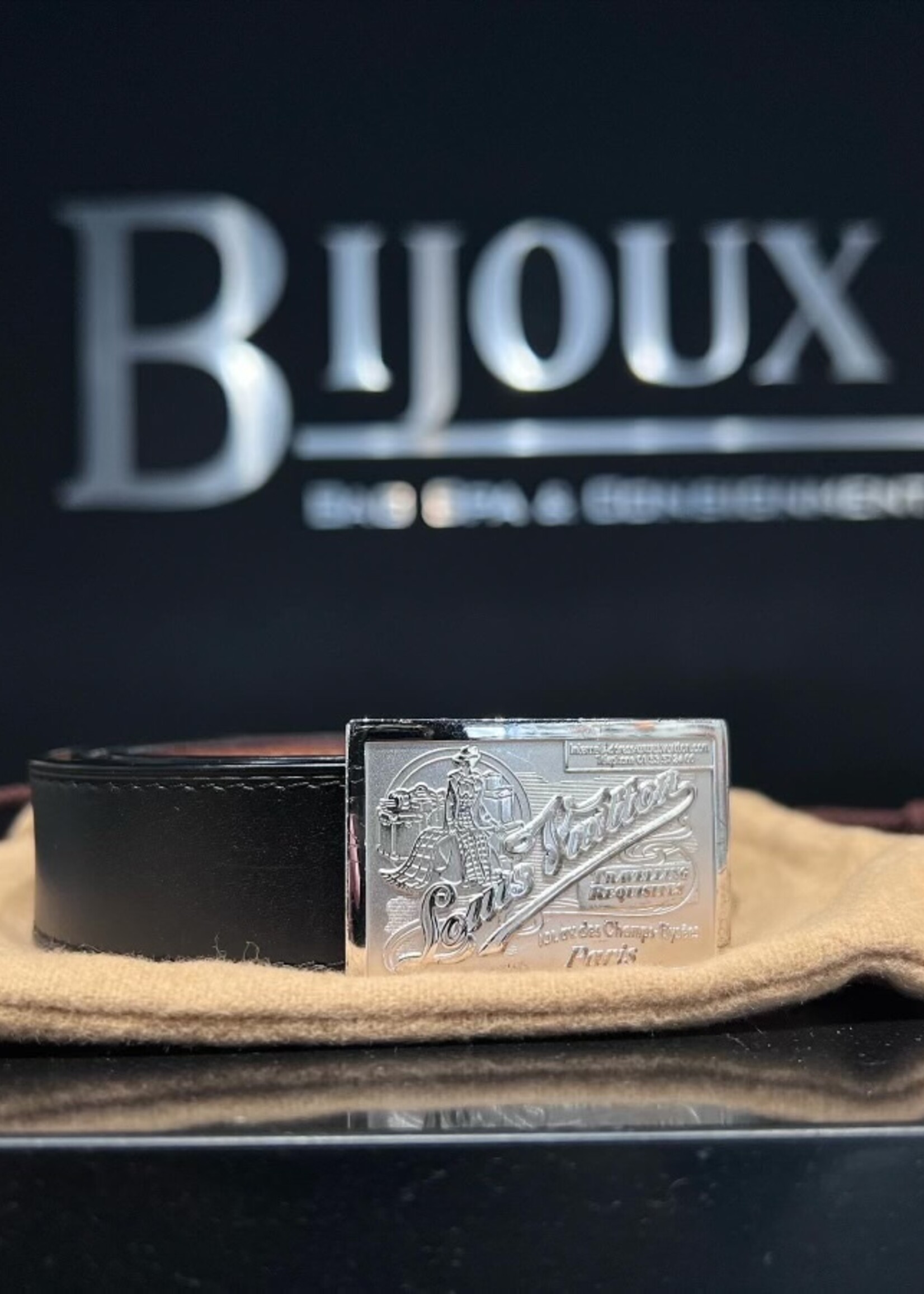 Louis Vuitton SOLD - Louis Vuitton Travelling Requisites Belt