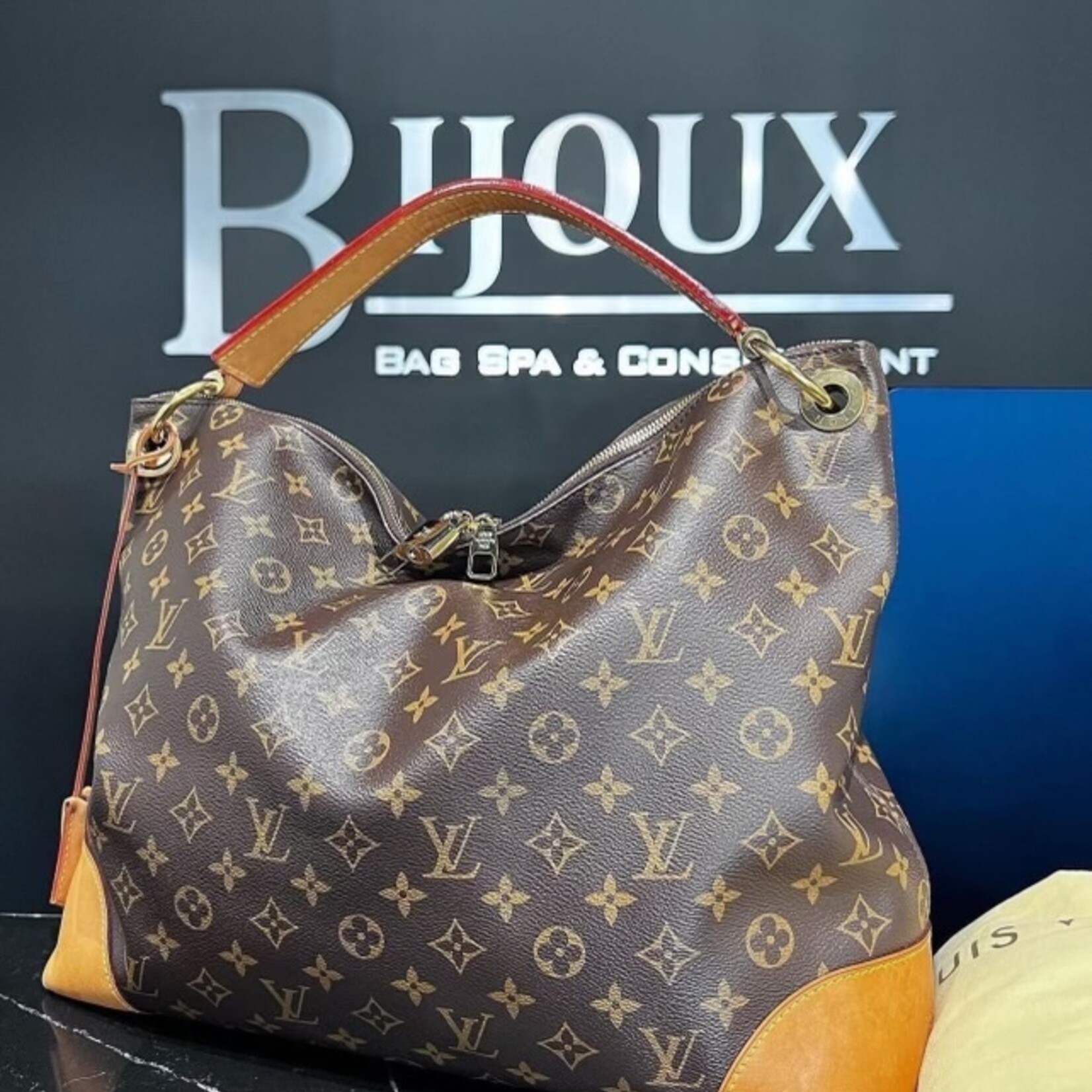 Louis Vuitton SOLD - Louis Vuitton Monogram Berri MM