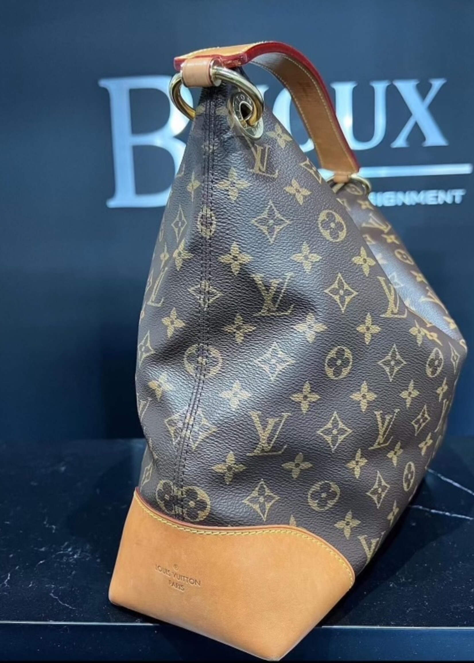 Louis Vuitton SOLD - Louis Vuitton Monogram Berri MM