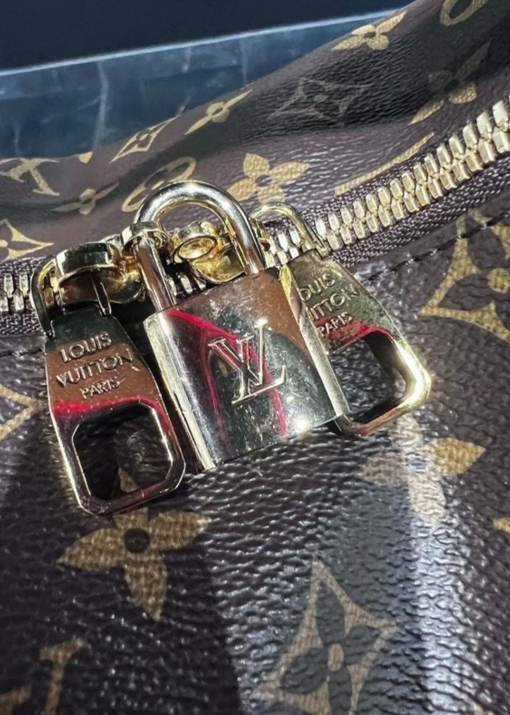 Louis Vuitton SOLD - Louis Vuitton Monogram Berri MM