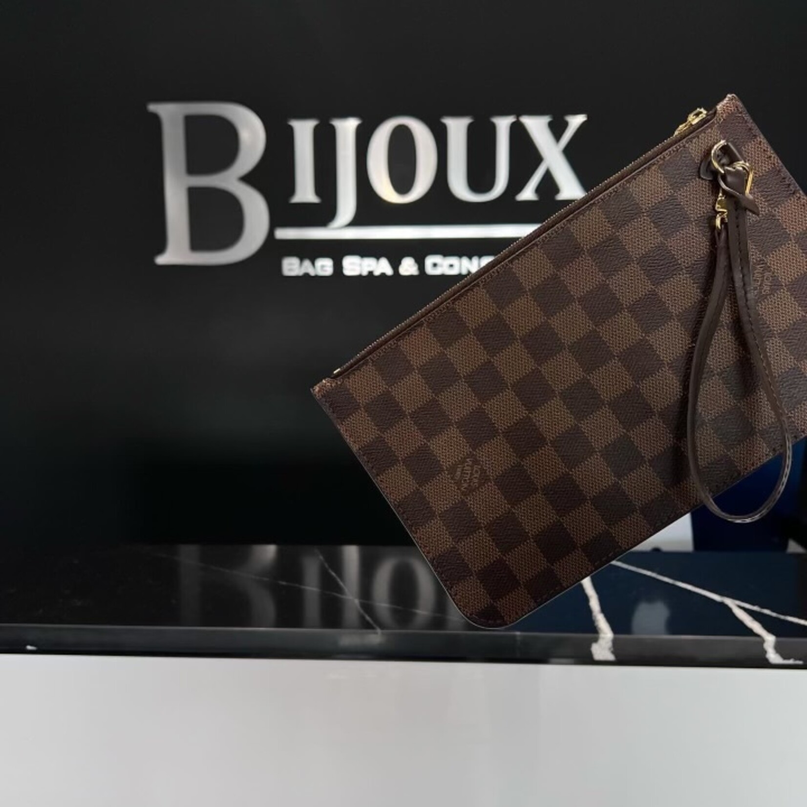 Louis Vuitton SOLD- Louis Vuitton Neverfull MM Pochette Damier Ebene