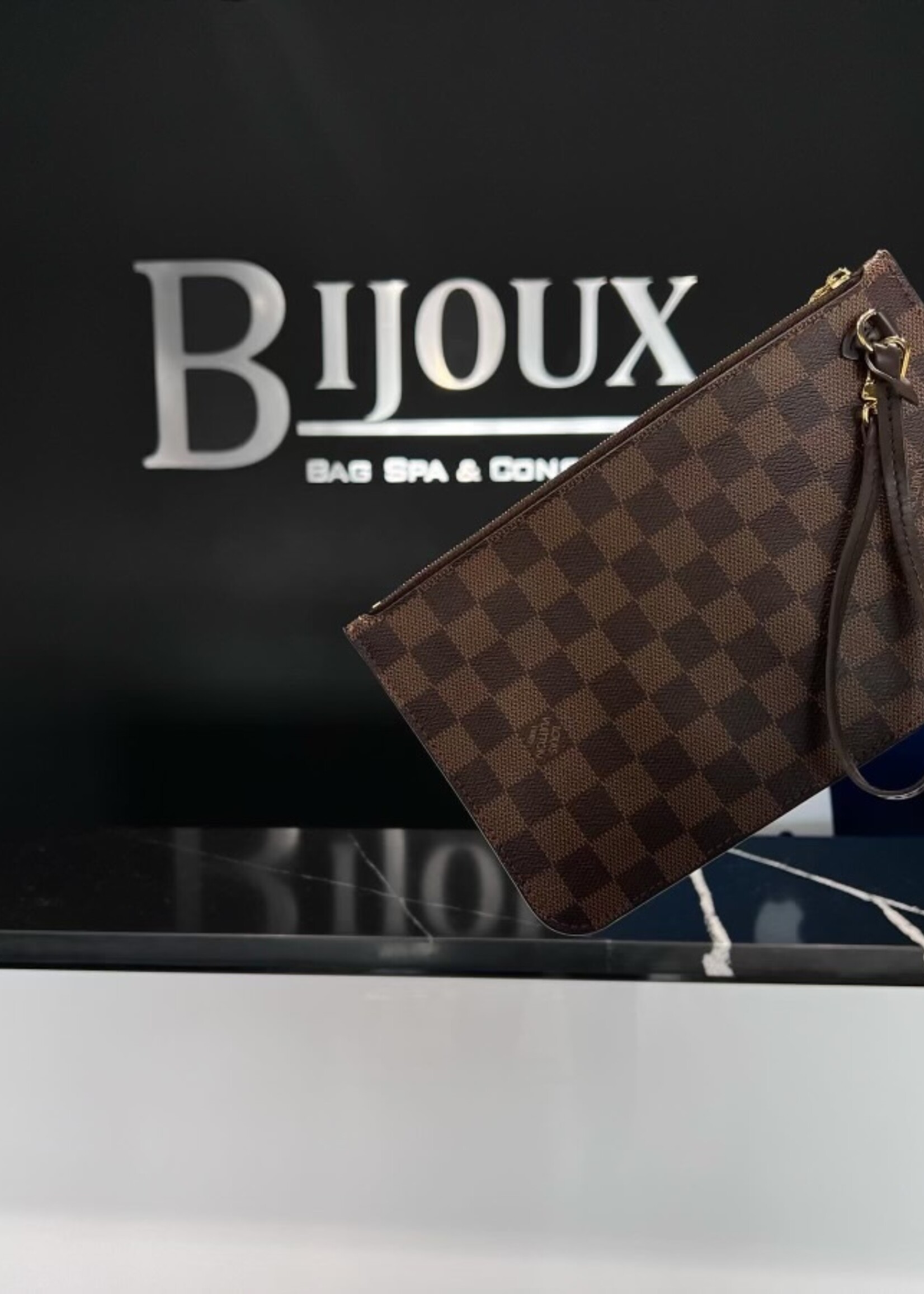 Louis Vuitton SOLD- Louis Vuitton Neverfull MM Pochette Damier Ebene