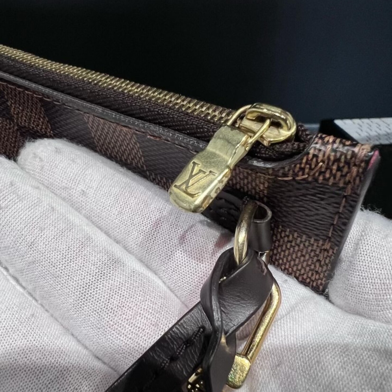 Louis Vuitton Louis Vuitton Neverfull MM Pochette Damier Ebene