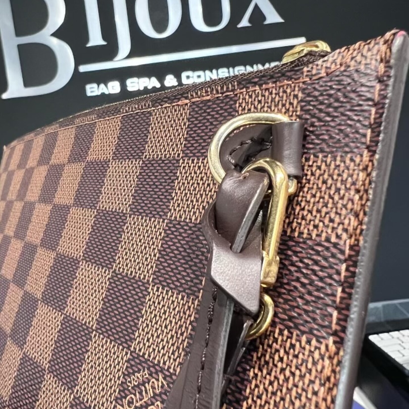 Louis Vuitton SOLD- Louis Vuitton Neverfull MM Pochette Damier Ebene