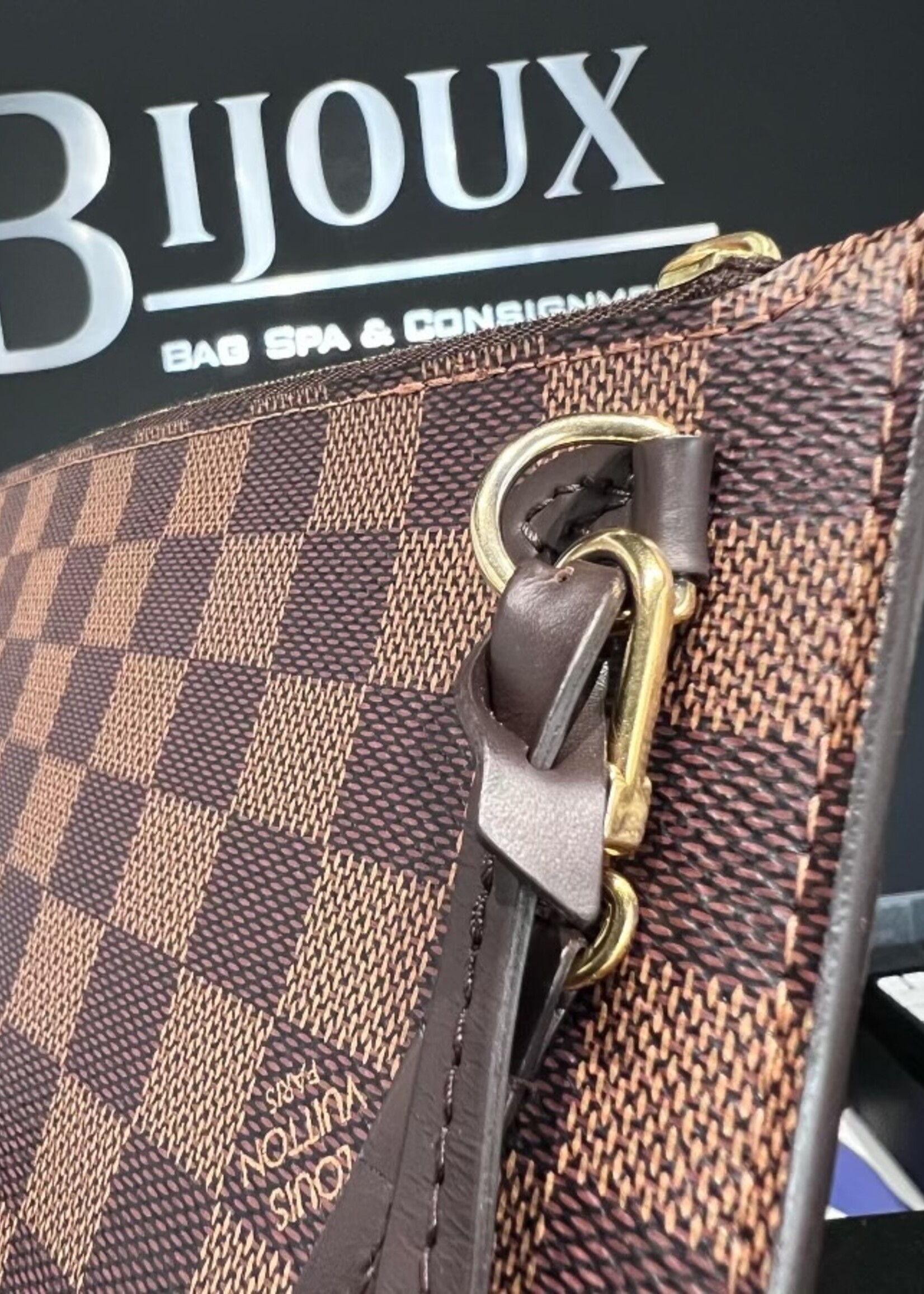 Louis Vuitton SOLD- Louis Vuitton Neverfull MM Pochette Damier Ebene