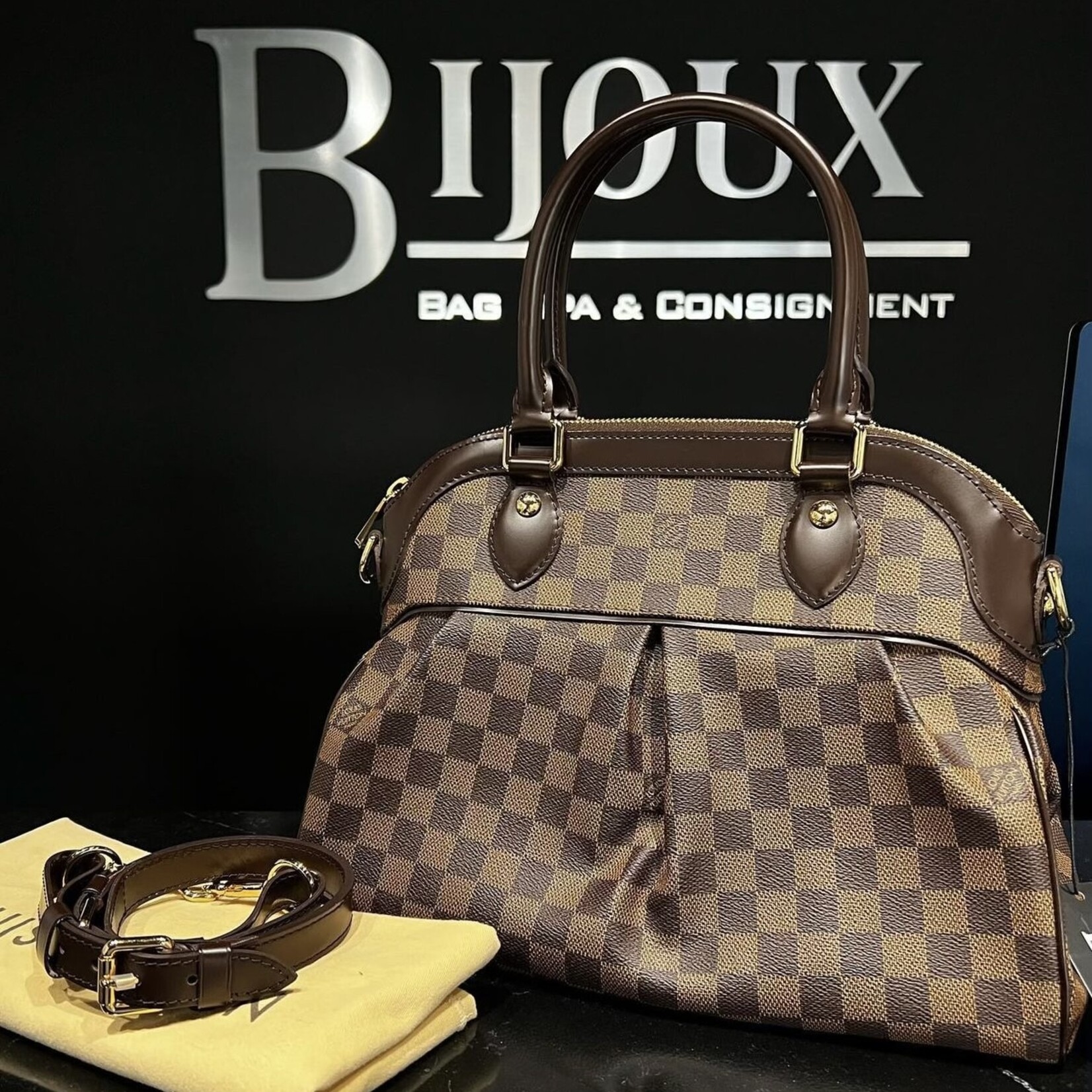 Louis Vuitton SOLD - Louis Vuitton Trevi PM