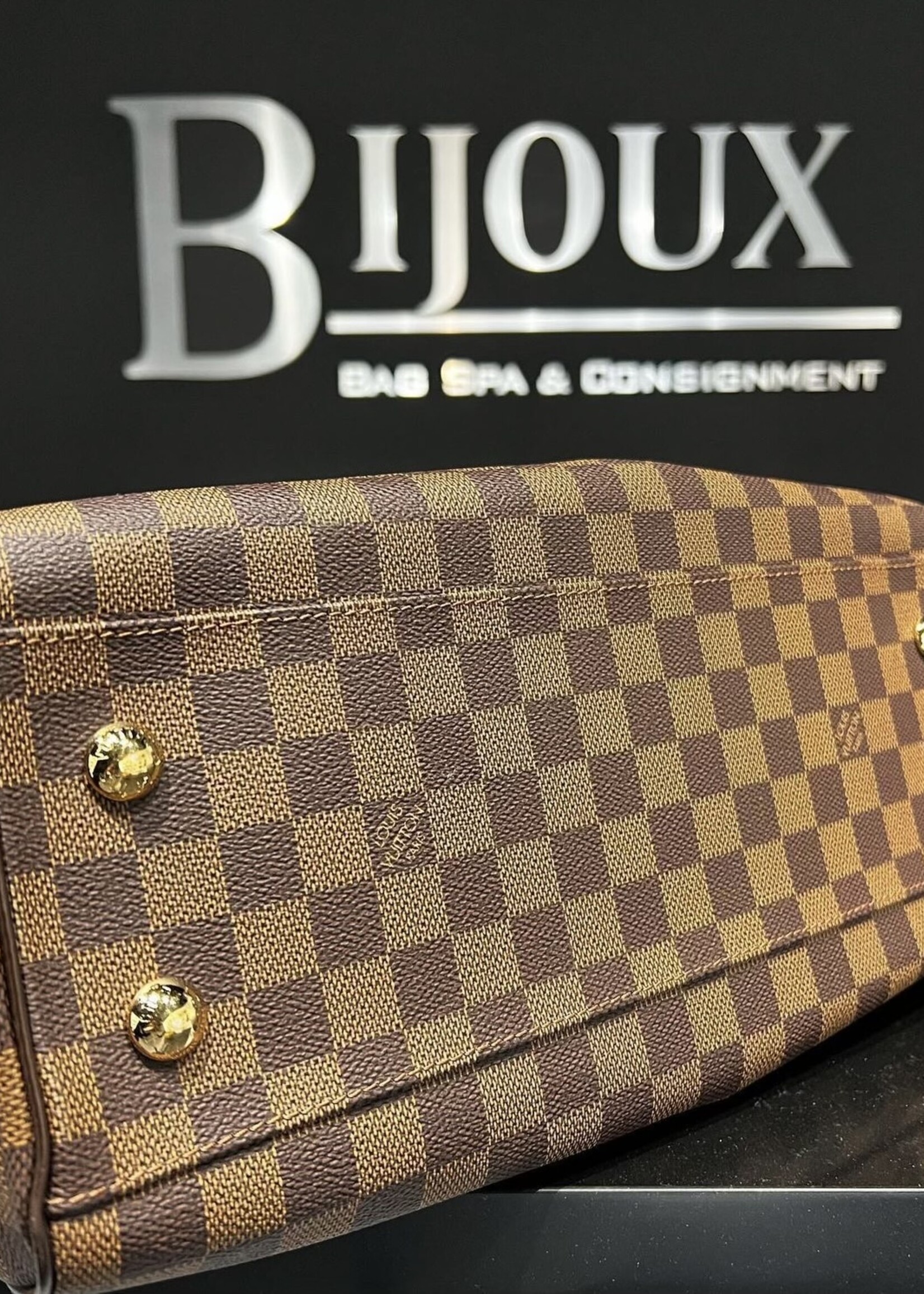 Louis Vuitton SOLD - Louis Vuitton Trevi PM