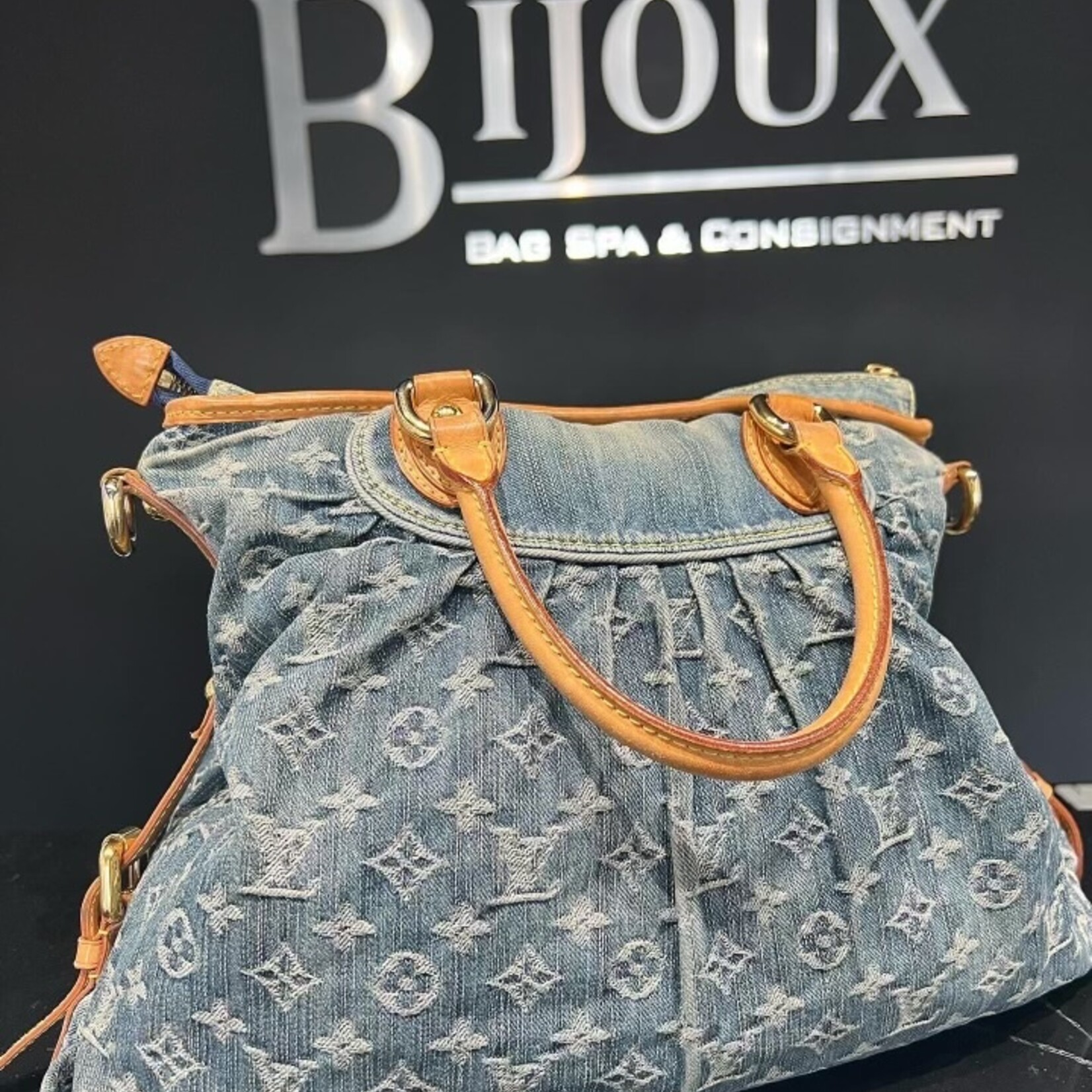 Louis Vuitton SOLD - Louis Vuitton Neo Cabby GM