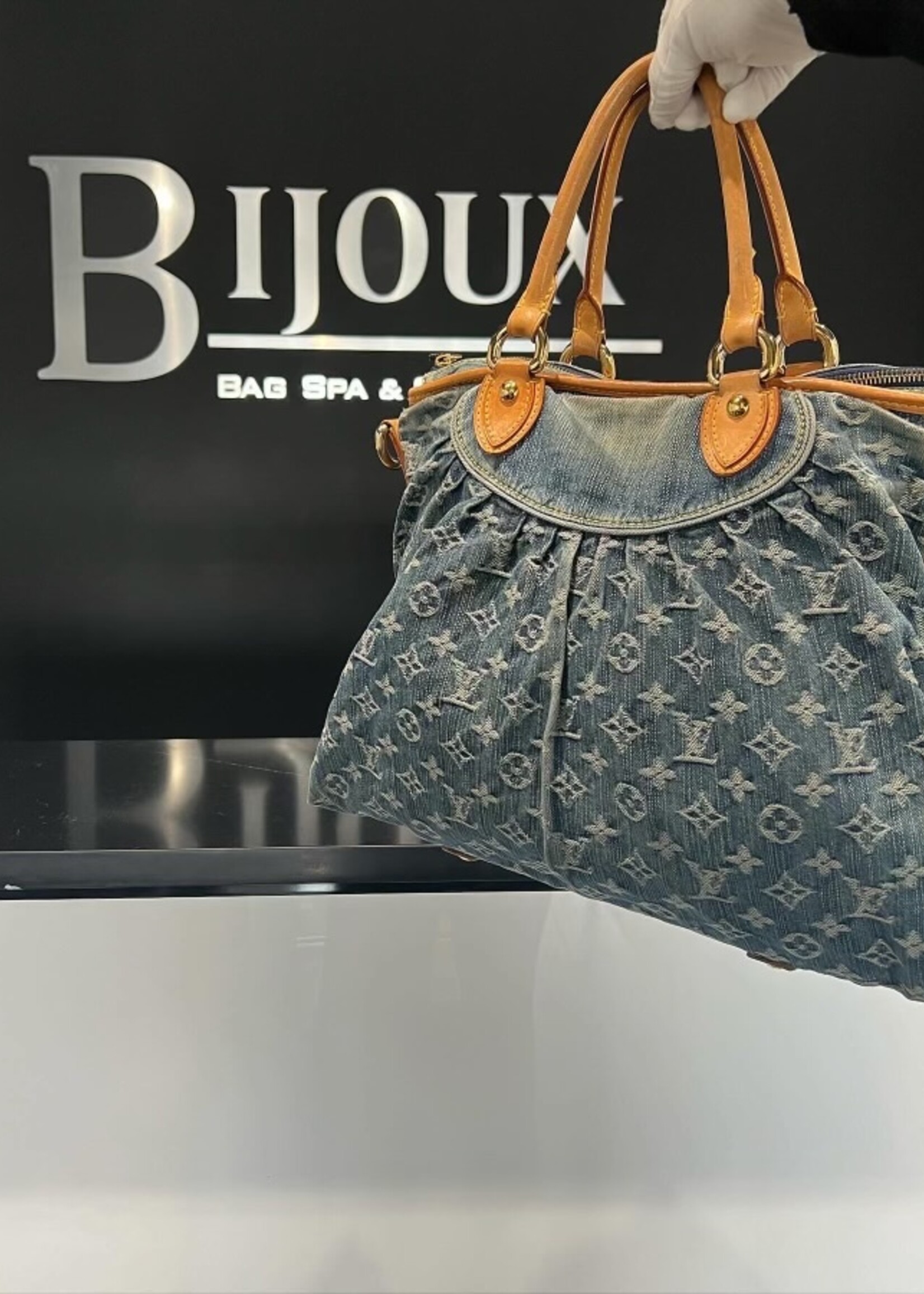 Louis Vuitton SOLD - Louis Vuitton Neo Cabby GM