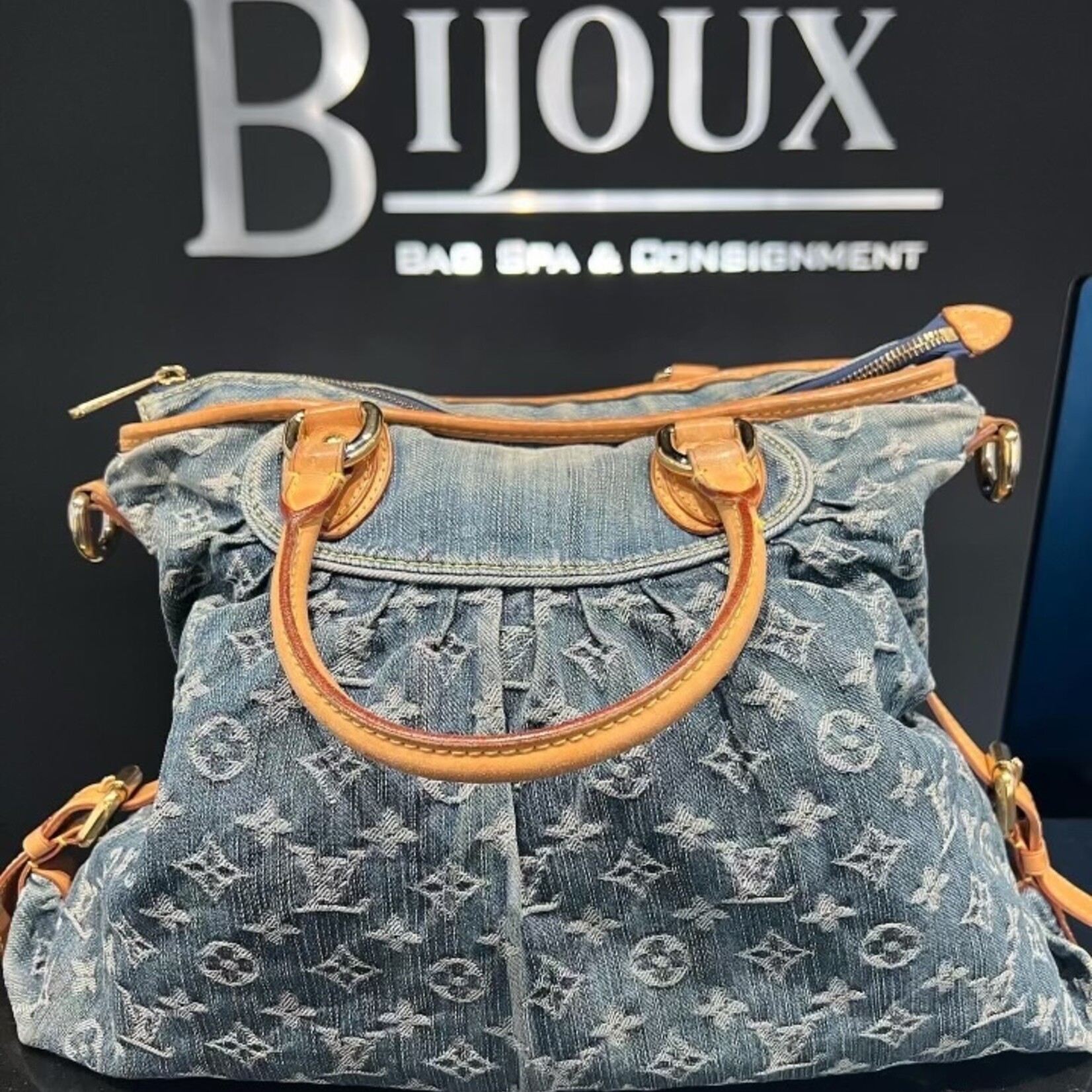 Louis Vuitton SOLD - Louis Vuitton Neo Cabby GM