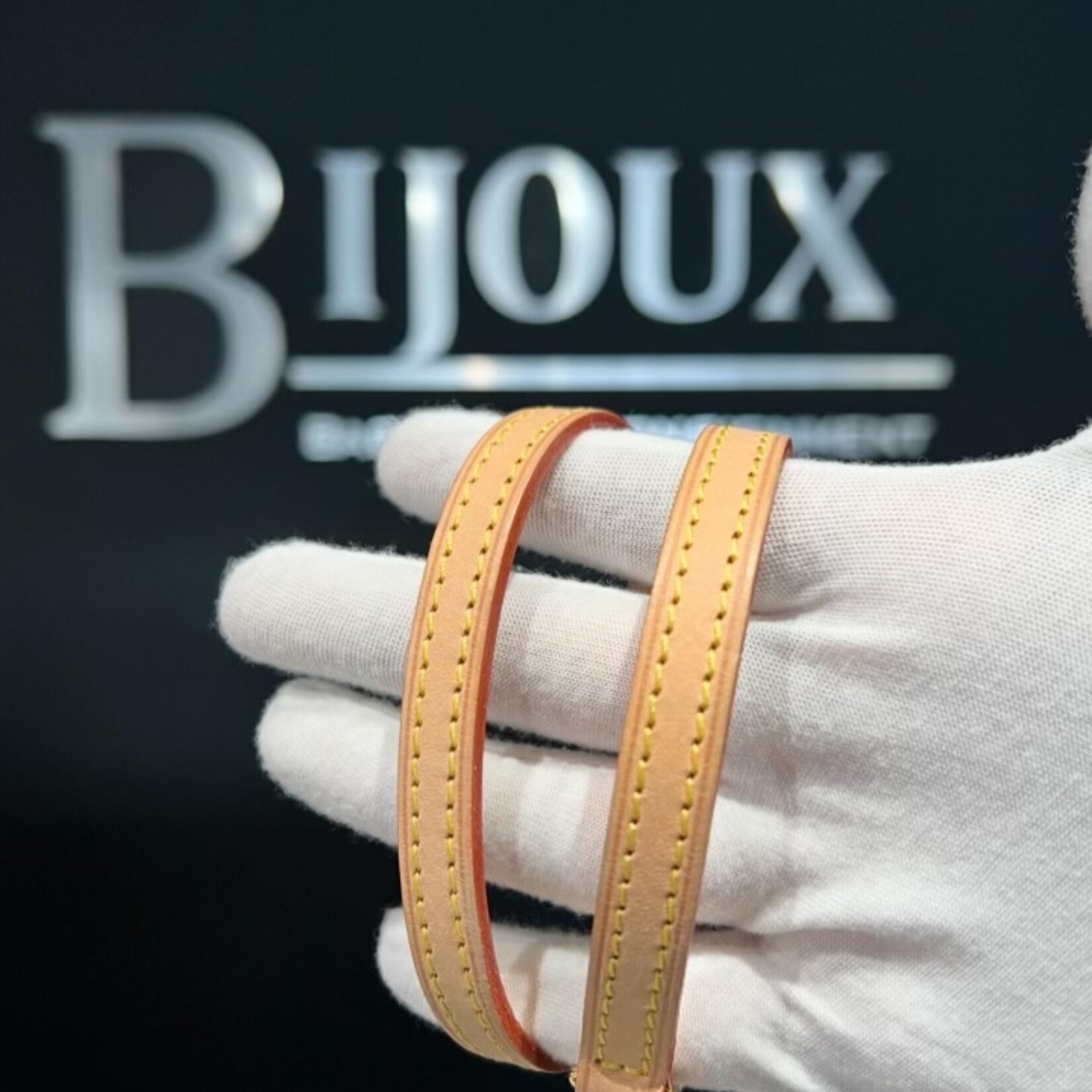 Louis Vuitton SOLD - Louis Vuitton Roxbury Amarante