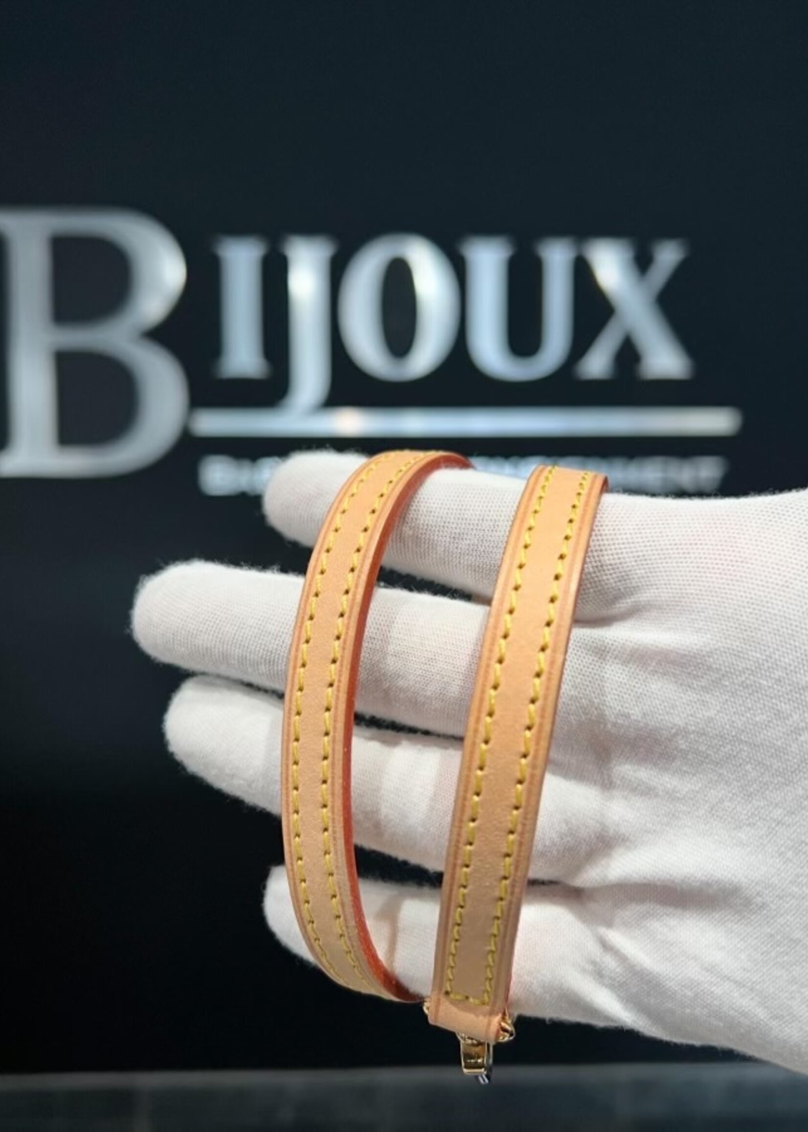 Louis Vuitton SOLD - Louis Vuitton Roxbury Amarante