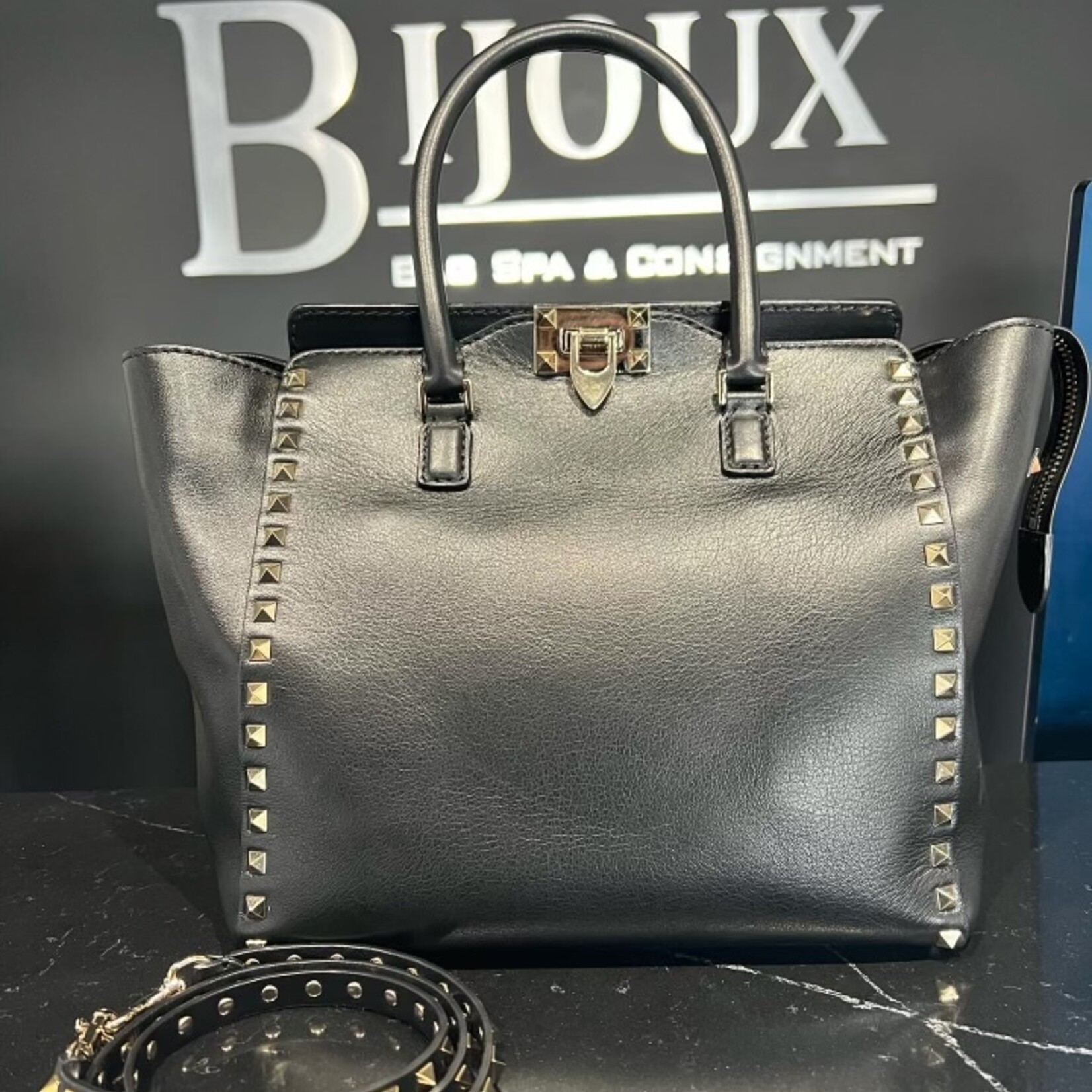 Valentino SOLD- Valentino Garavani Rockstud Medium Bag