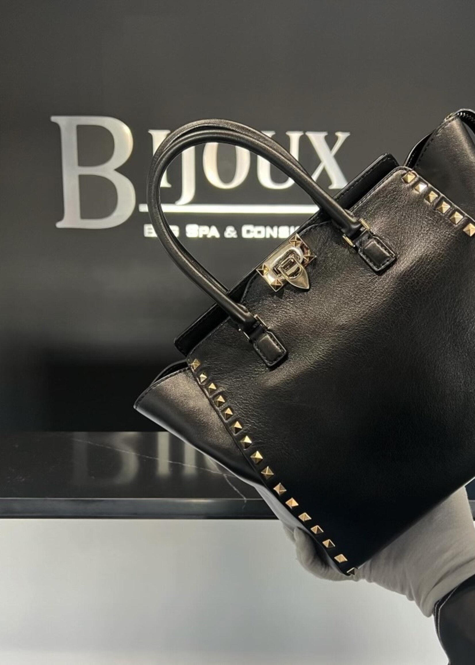 Valentino SOLD- Valentino Garavani Rockstud Medium Bag