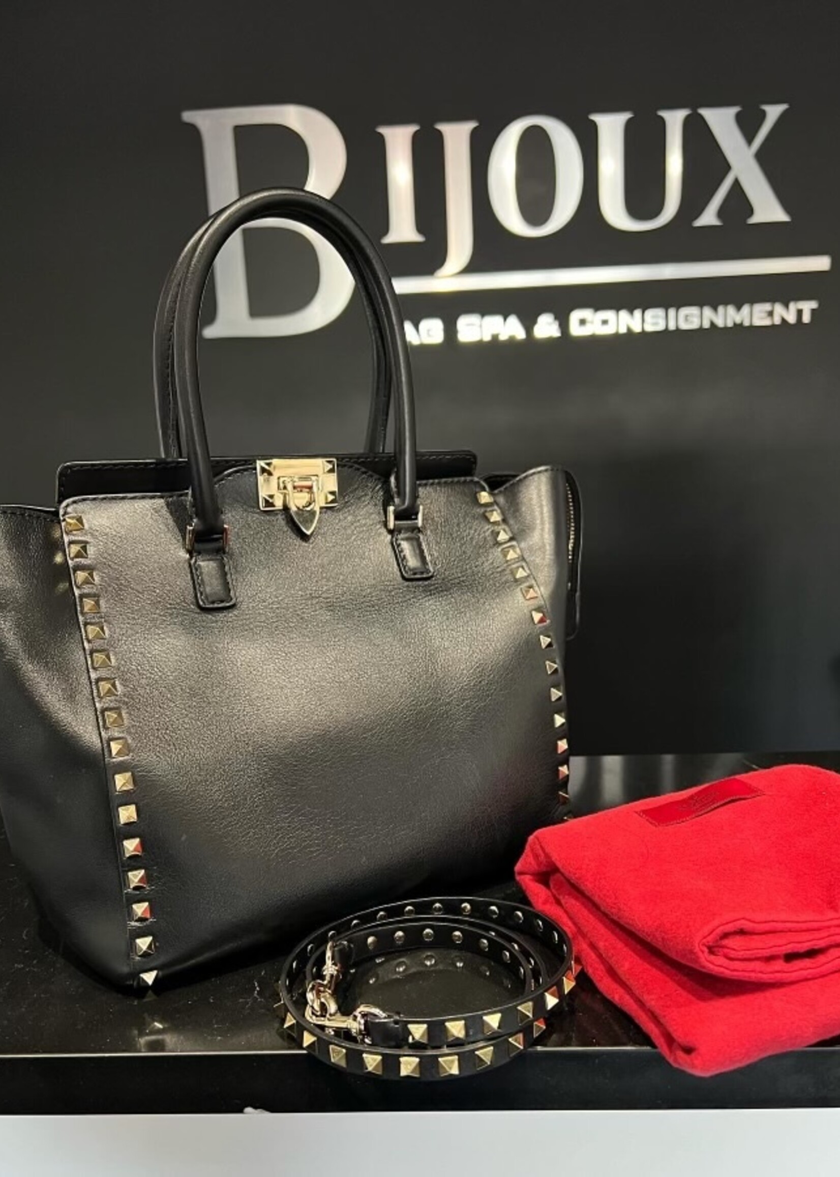 Valentino SOLD- Valentino Garavani Rockstud Medium Bag