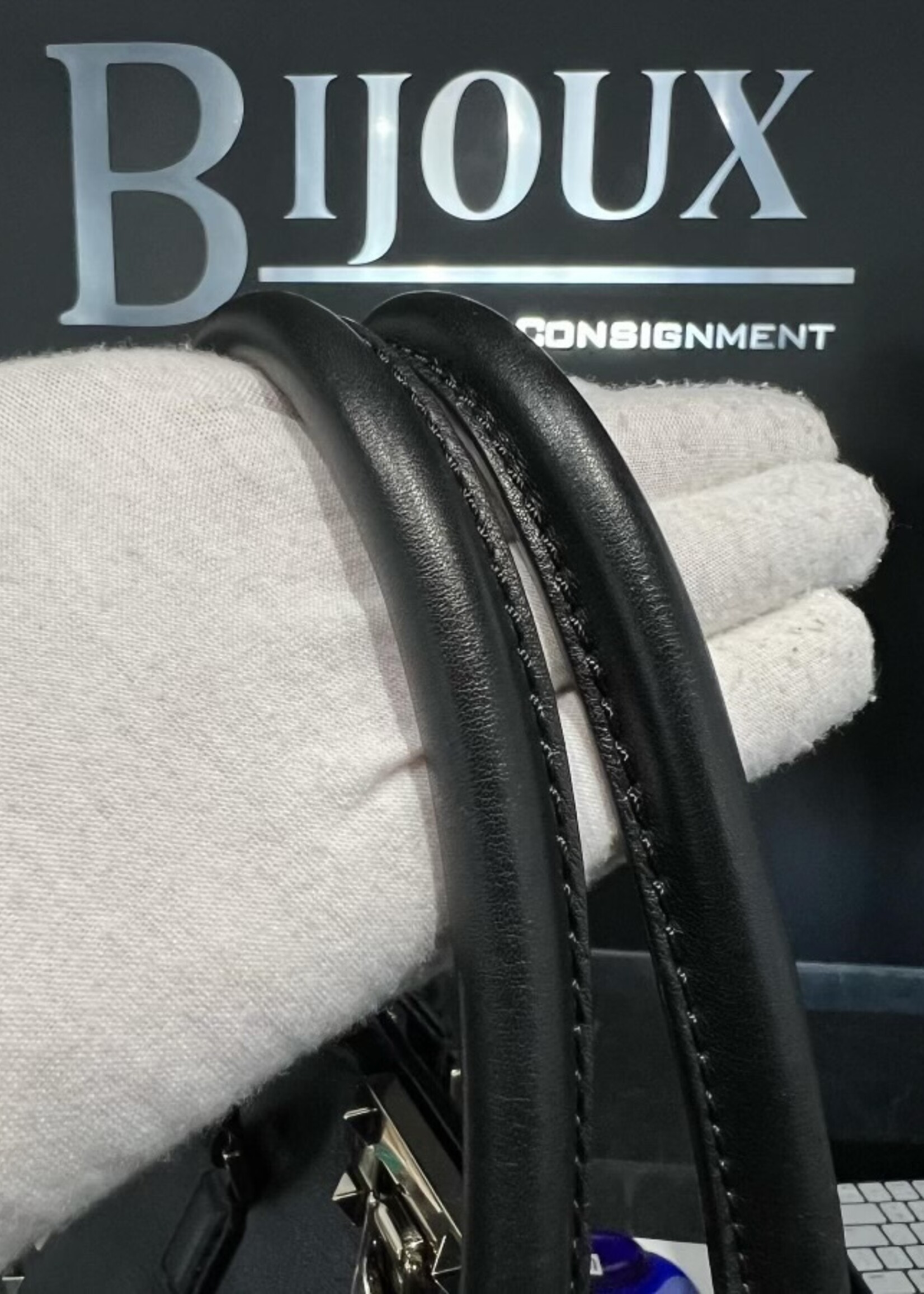 Valentino SOLD- Valentino Garavani Rockstud Medium Bag