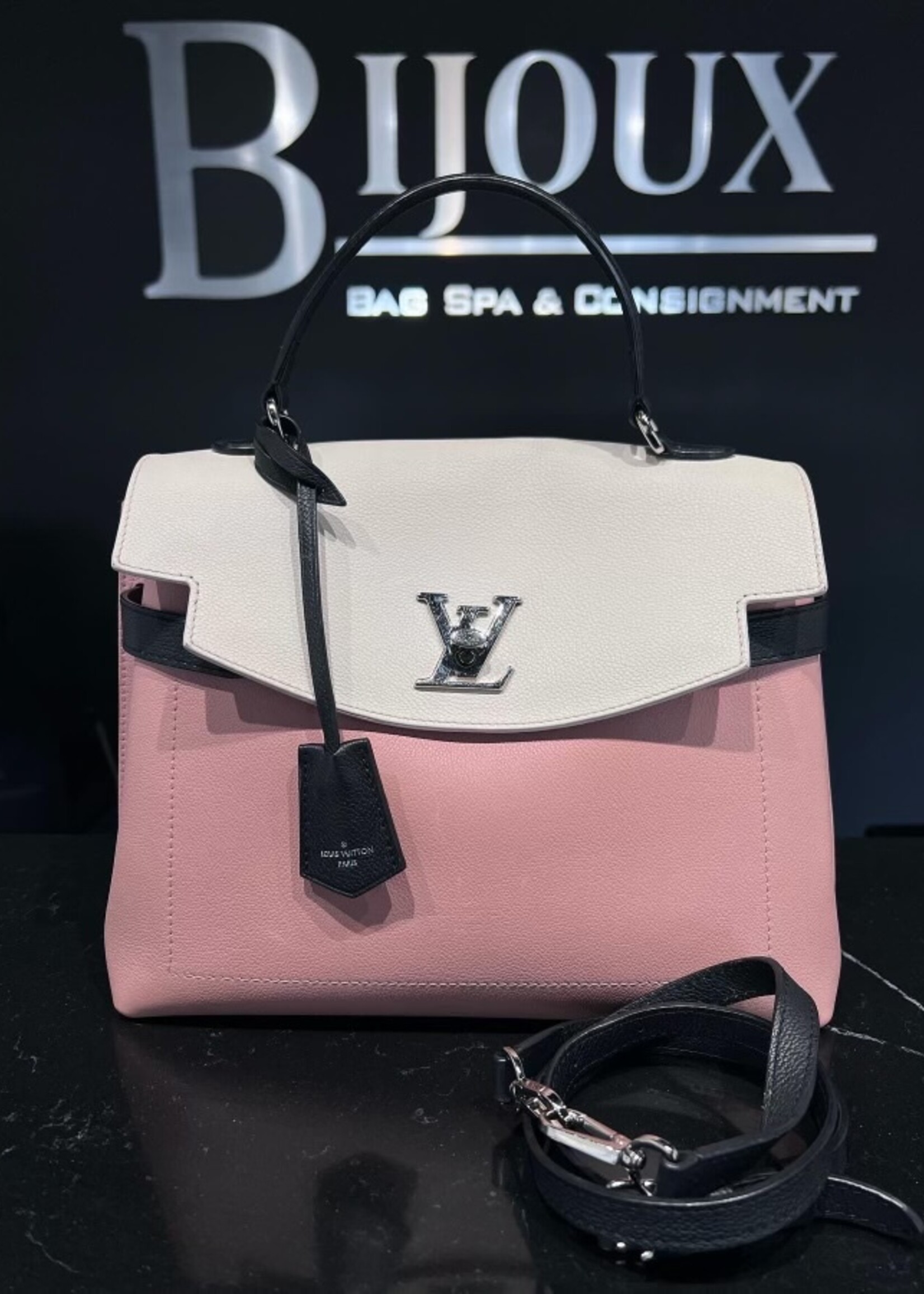 Louis Vuitton SOLD- Louis Vuitton Lockme Ever MM