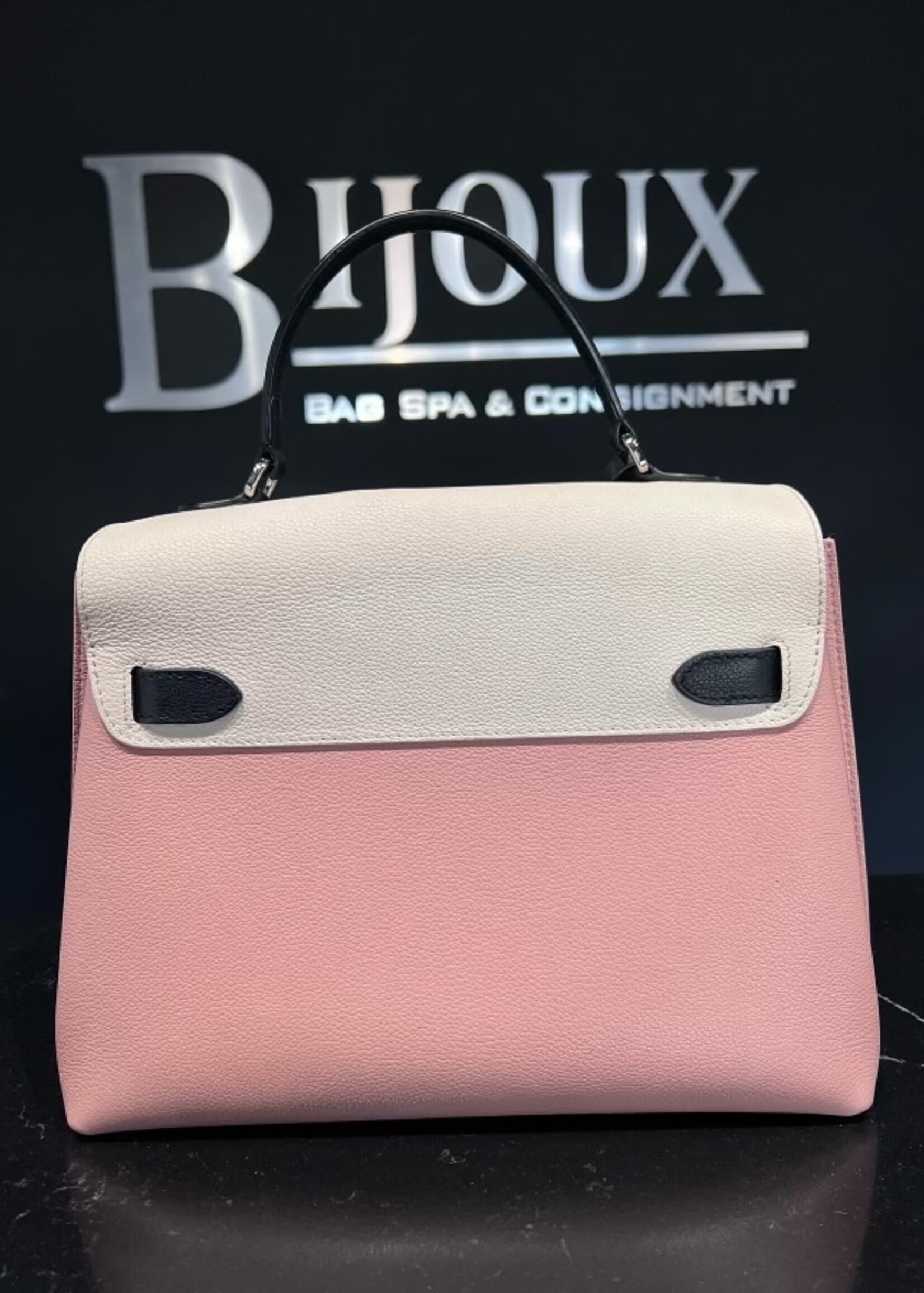 Louis Vuitton SOLD- Louis Vuitton Lockme Ever MM