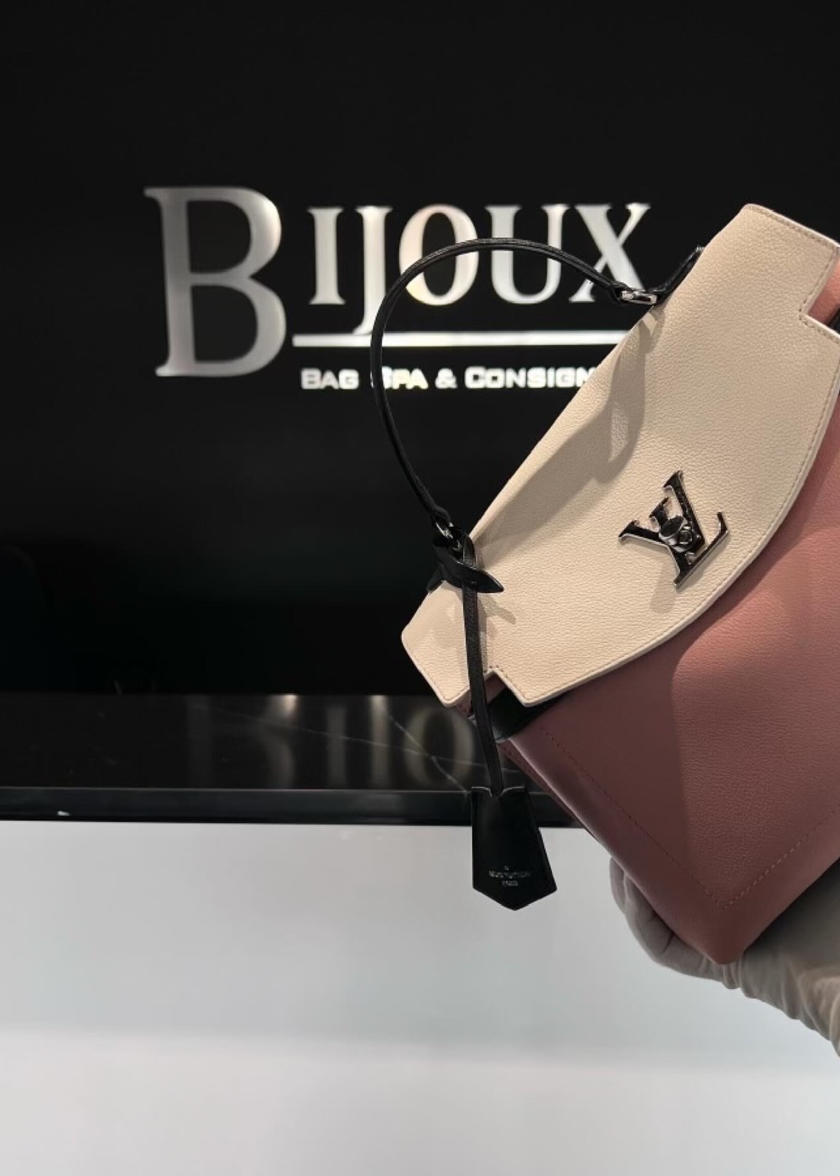 Louis Vuitton SOLD- Louis Vuitton Lockme Ever MM