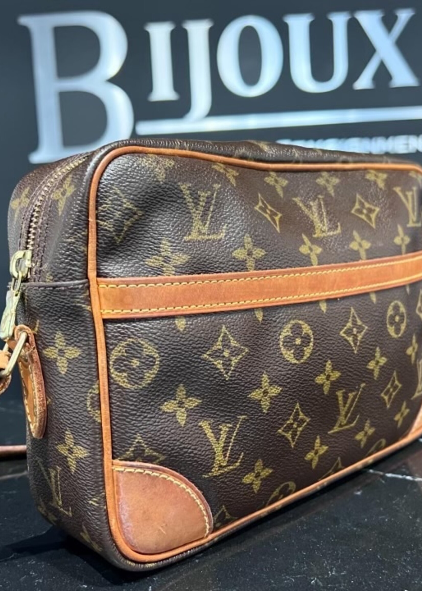 Louis Vuitton Louis Vuitton Trocadero 27