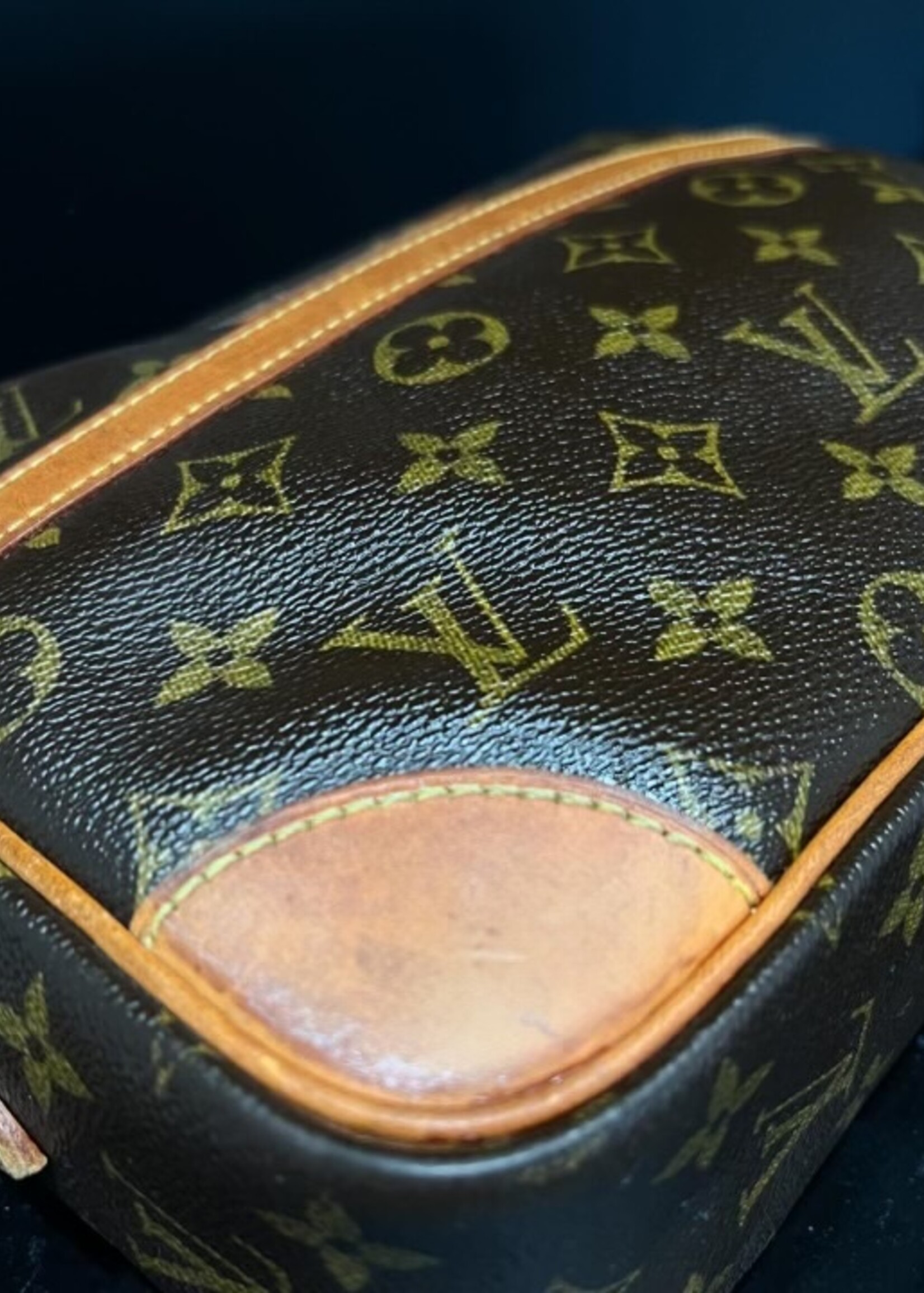 Louis Vuitton Louis Vuitton Trocadero 27