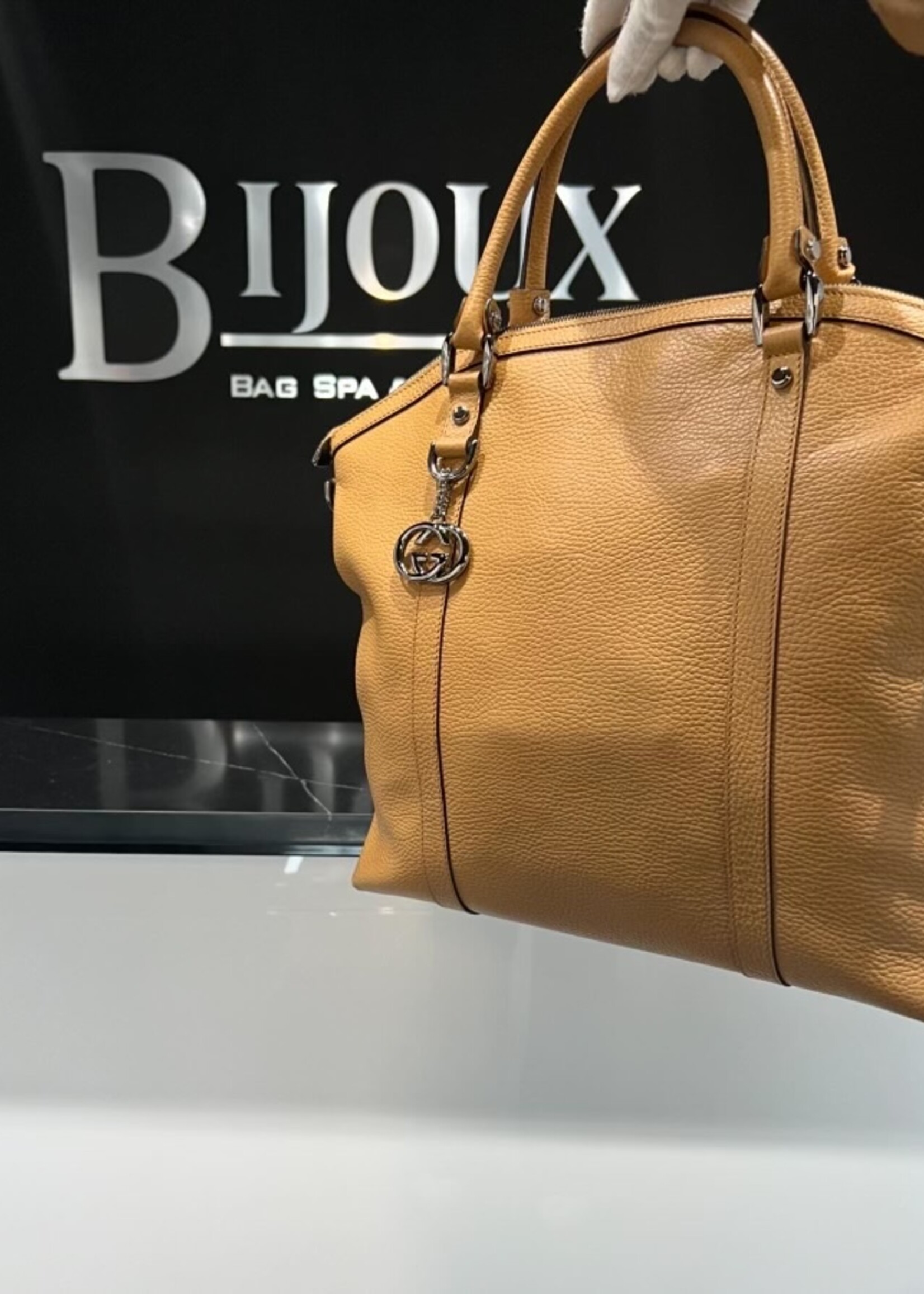 Gucci SOLD - Gucci Large Pebbled Dome Tote