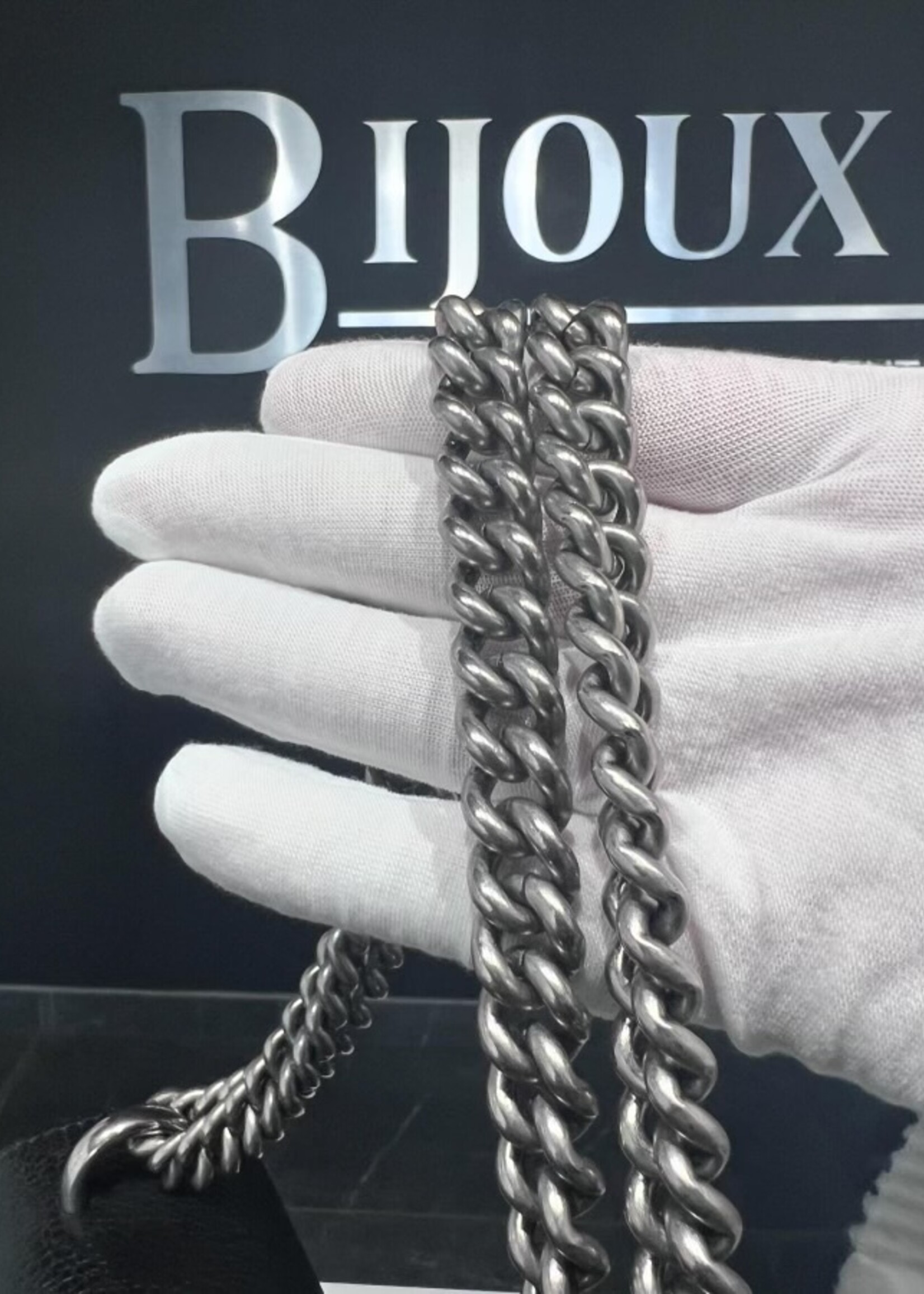 Gucci SOLD - Gucci Small Leather Dionysus Black