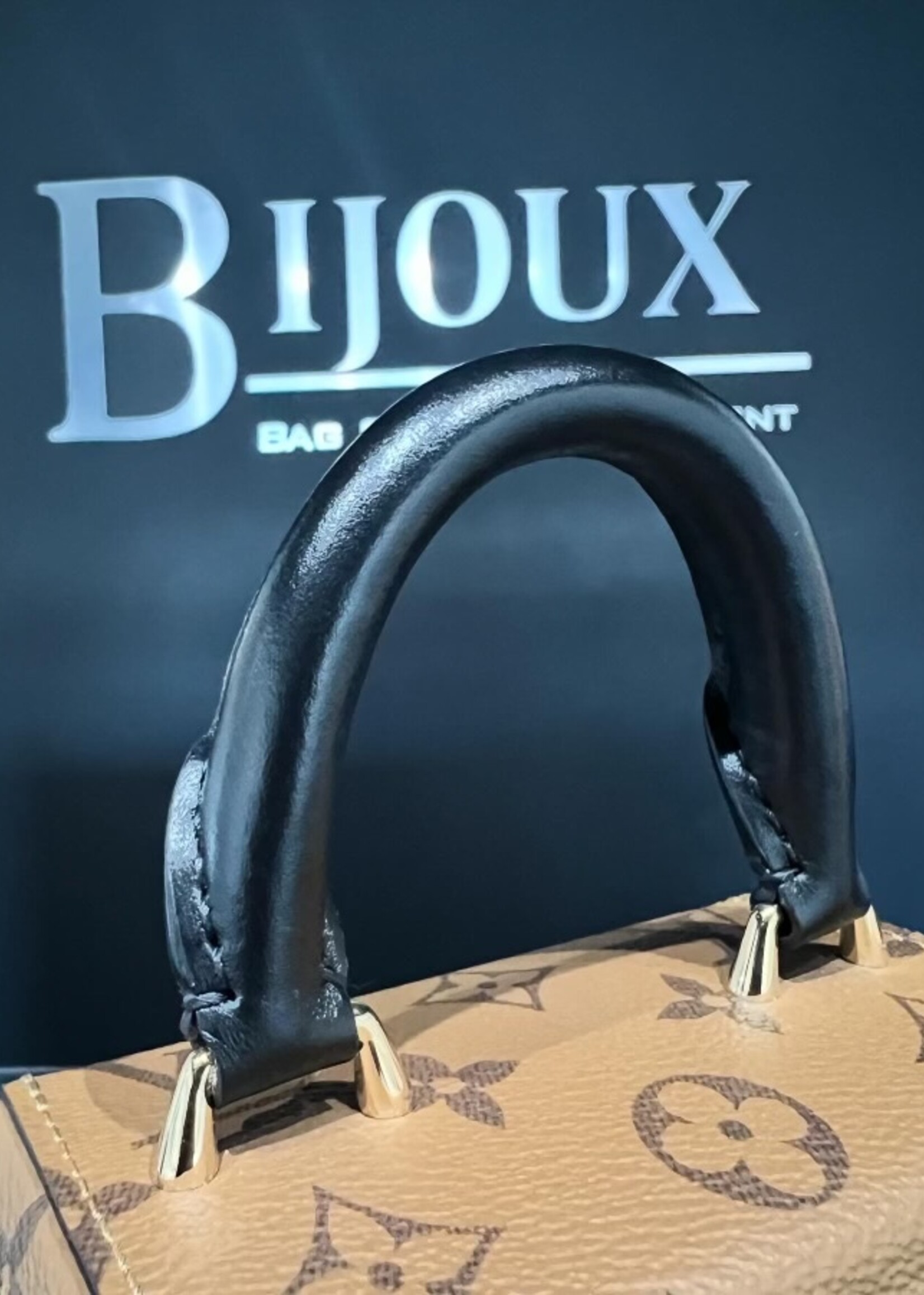 Louis Vuitton SOLD - Louis Vuitton Reverse Monogram Camera Box