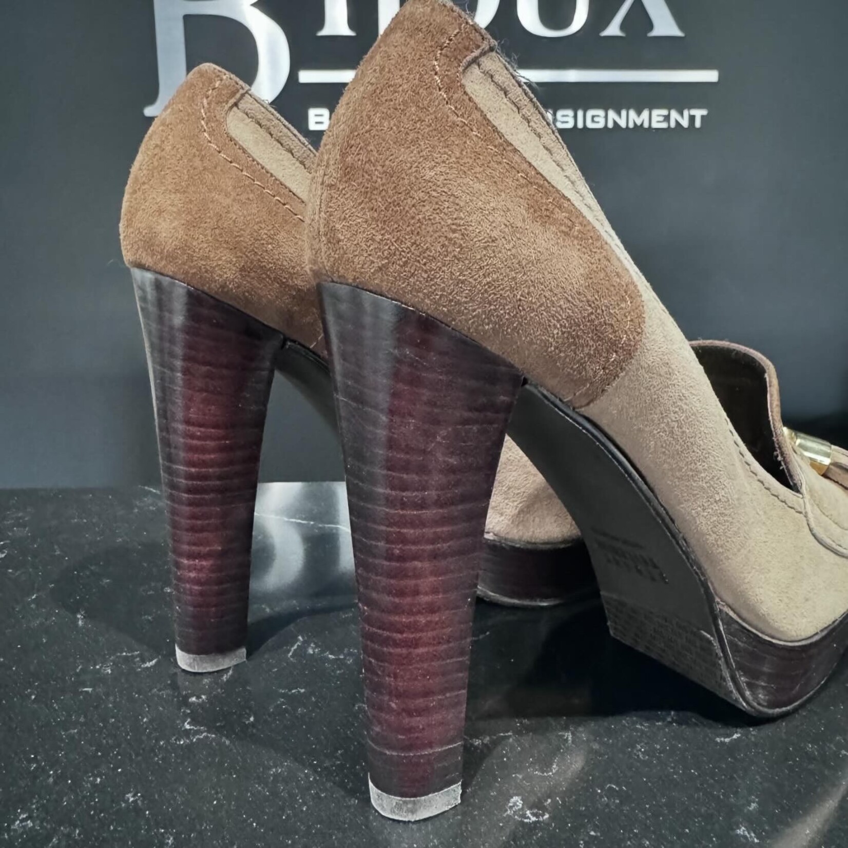 Stuart Weitzman SOLD- Stuart Weitzman Pumps 37