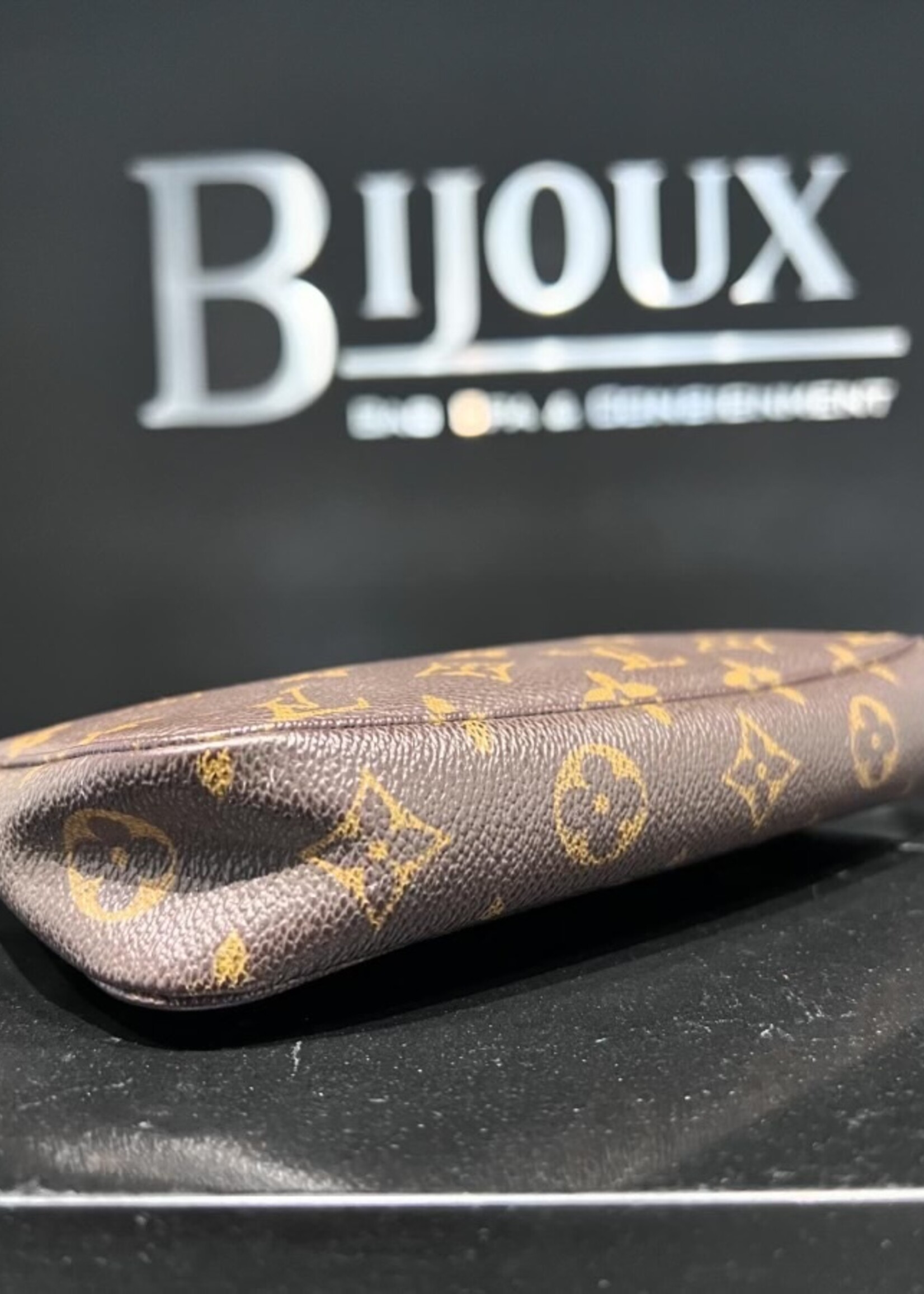 Louis Vuitton SOLD - Louis Vuitton Monogram Pochette