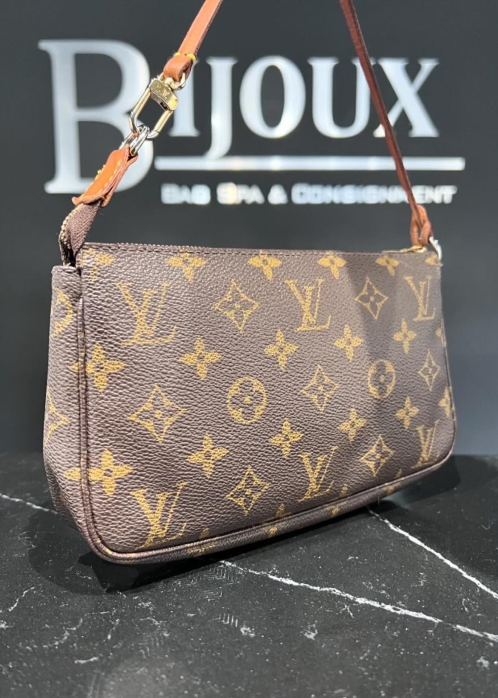 Louis Vuitton SOLD - Louis Vuitton Monogram Pochette