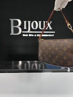 Louis Vuitton SOLD - Louis Vuitton Monogram Pochette