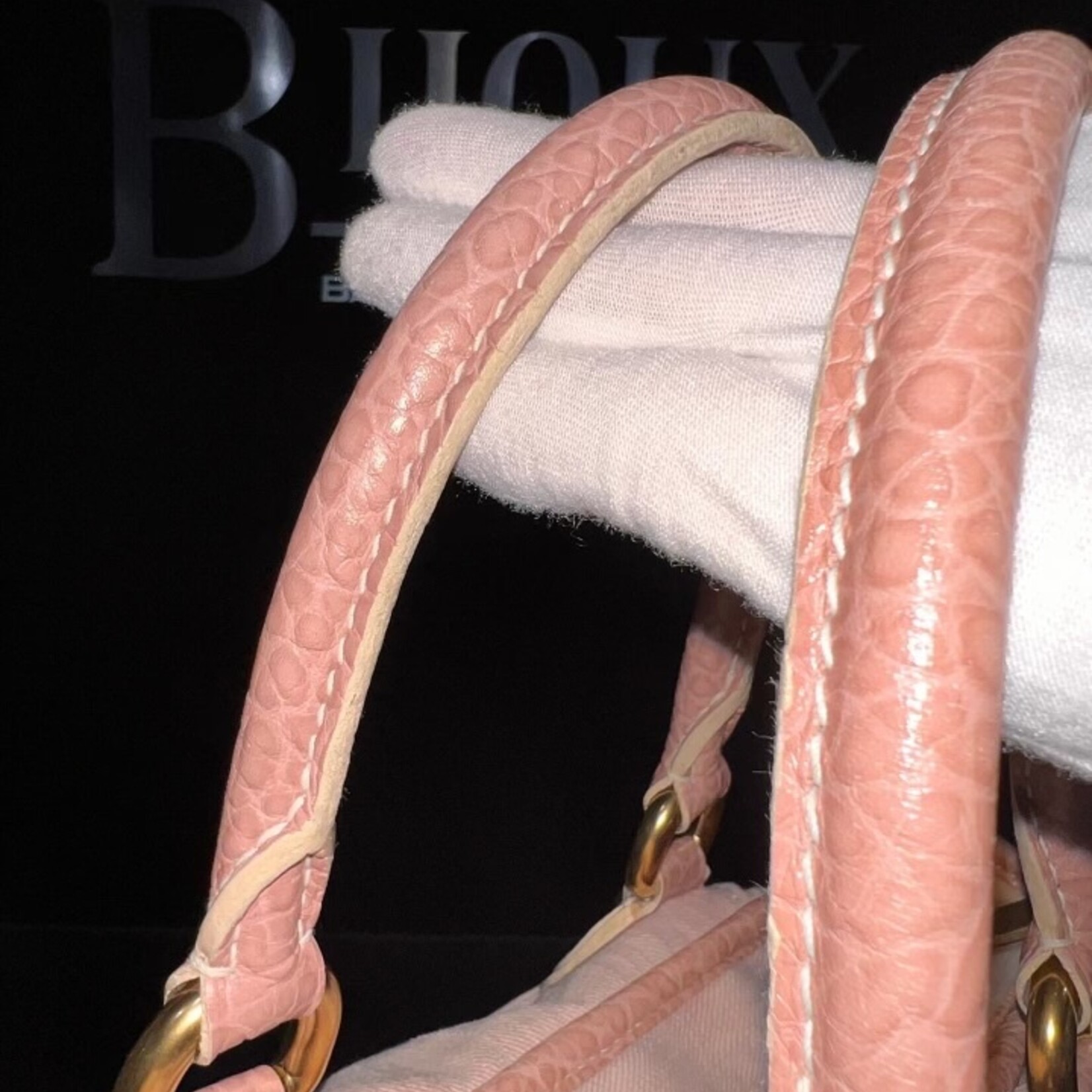 Louis Vuitton SOLD- Louis Vuitton Neo Cabby MM