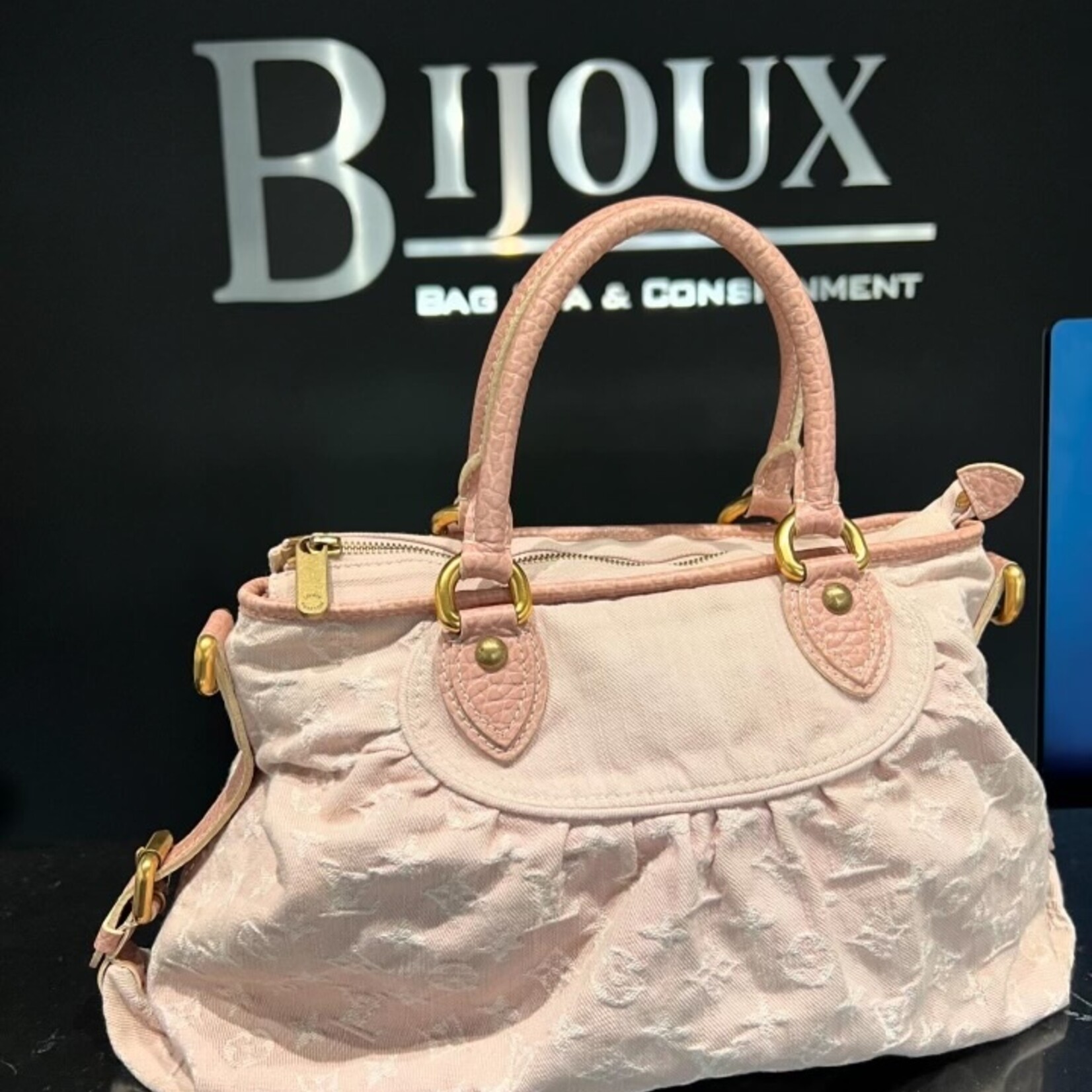 Louis Vuitton SOLD- Louis Vuitton Neo Cabby MM