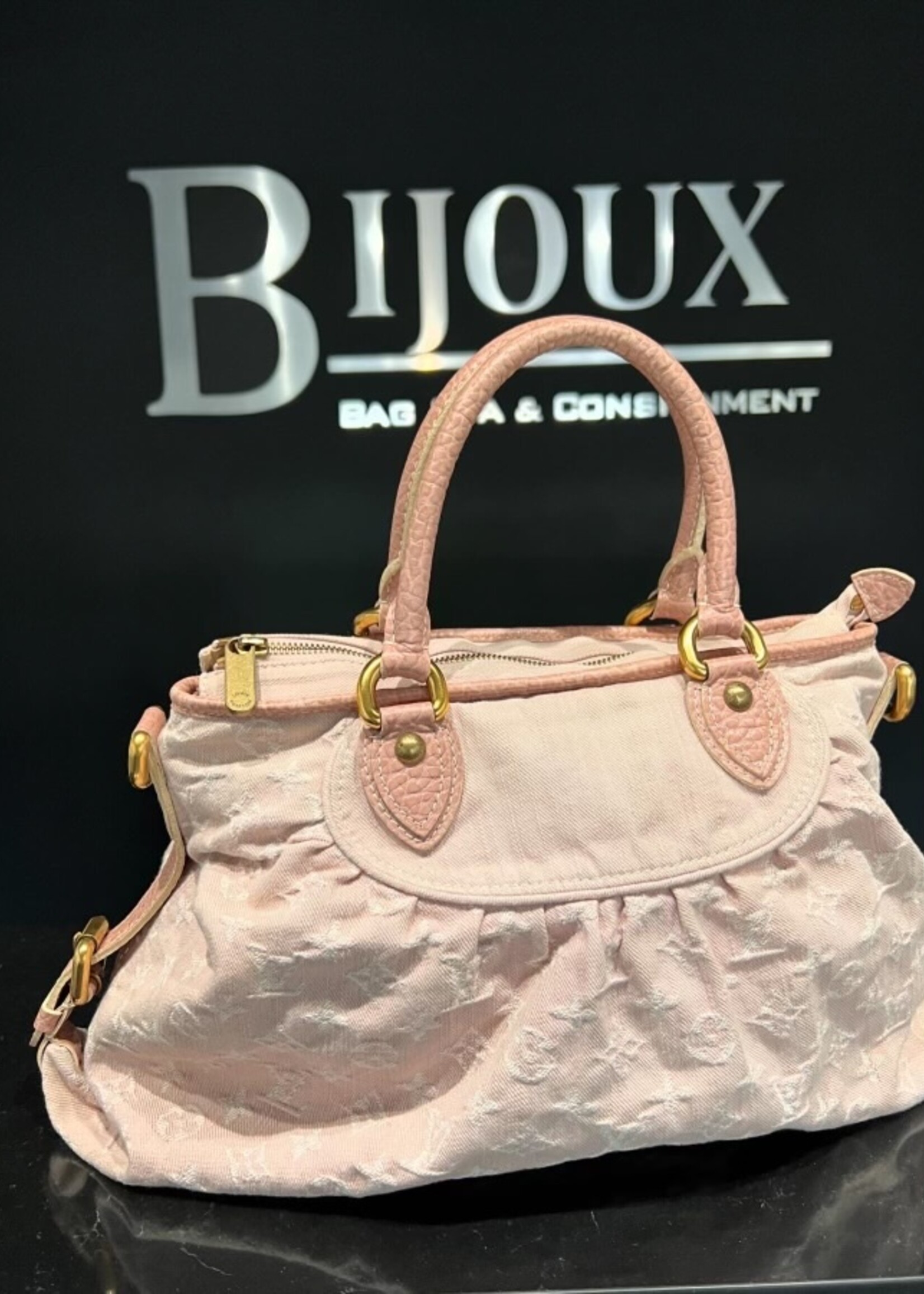 Louis Vuitton SOLD- Louis Vuitton Neo Cabby MM