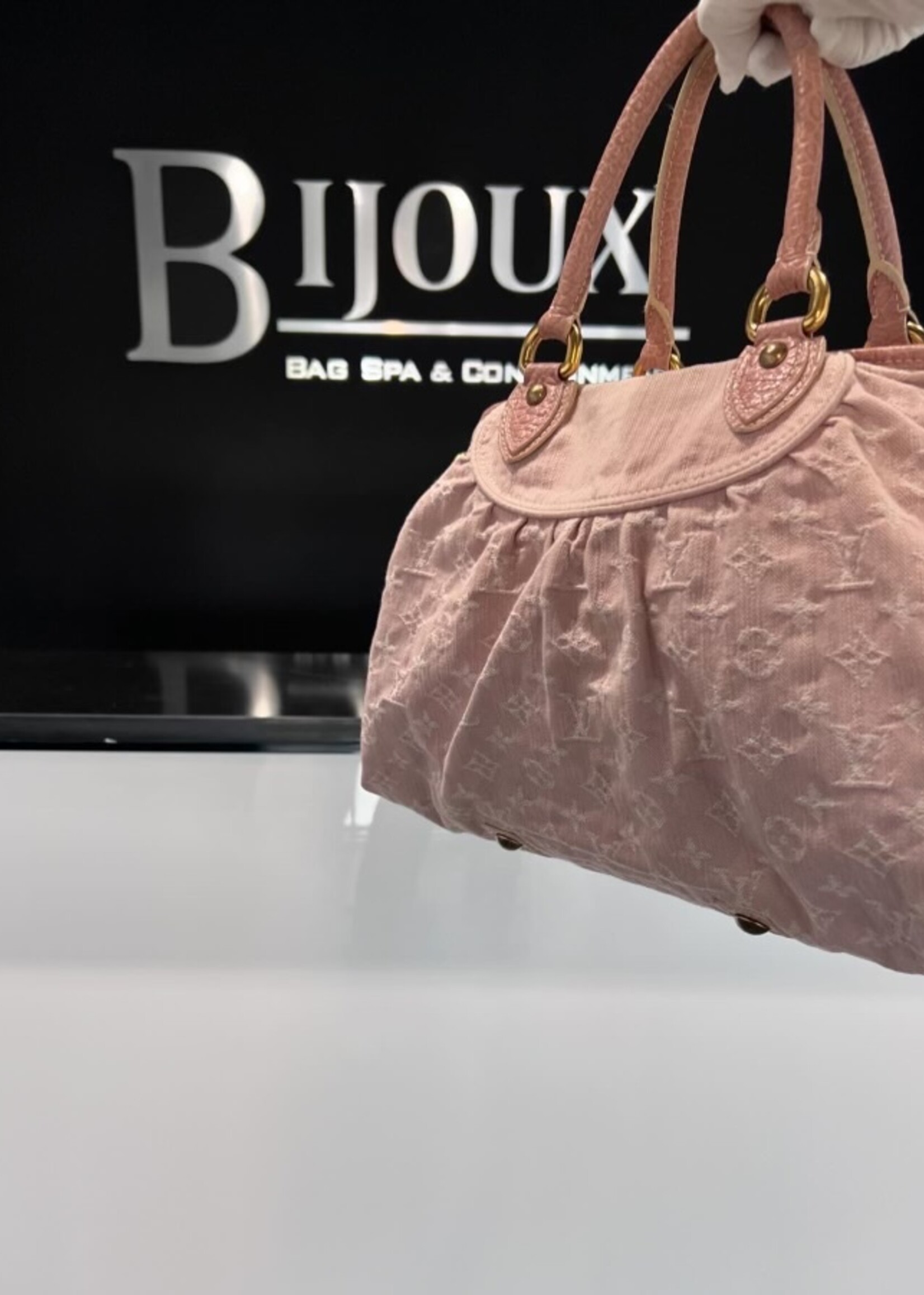 Louis Vuitton SOLD- Louis Vuitton Neo Cabby MM