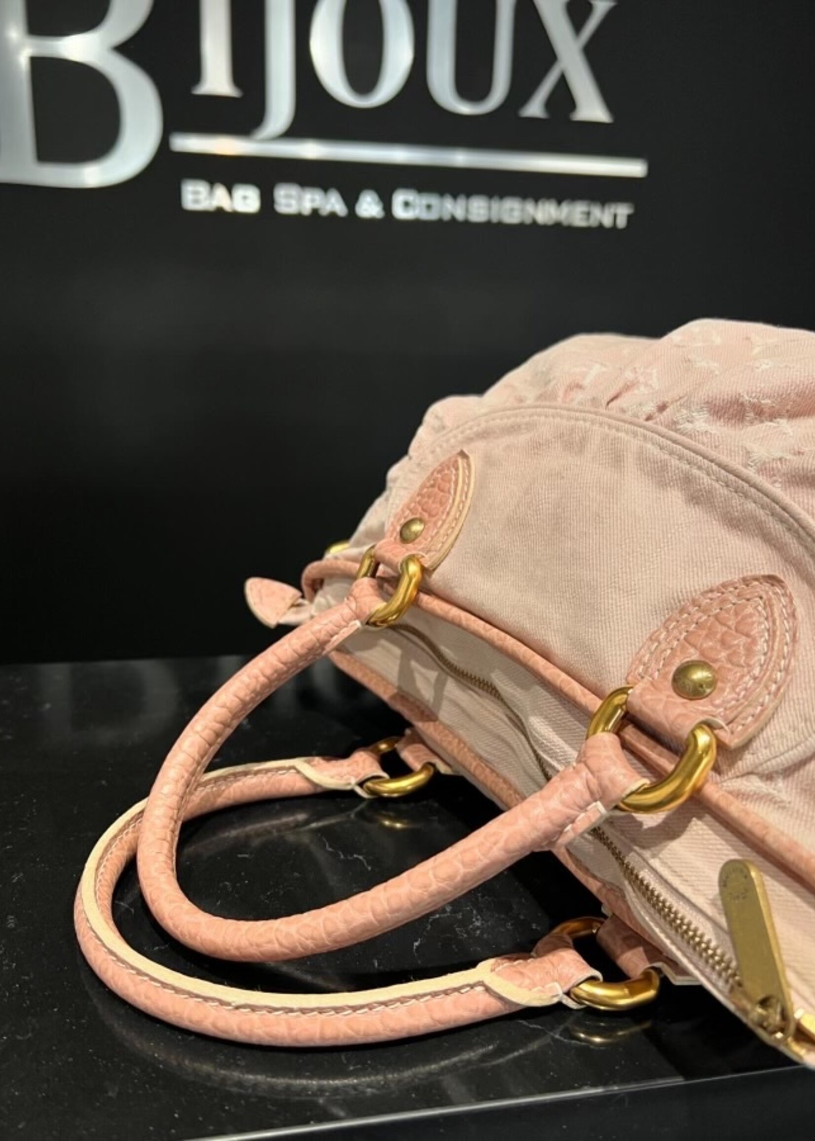 Louis Vuitton SOLD- Louis Vuitton Neo Cabby MM