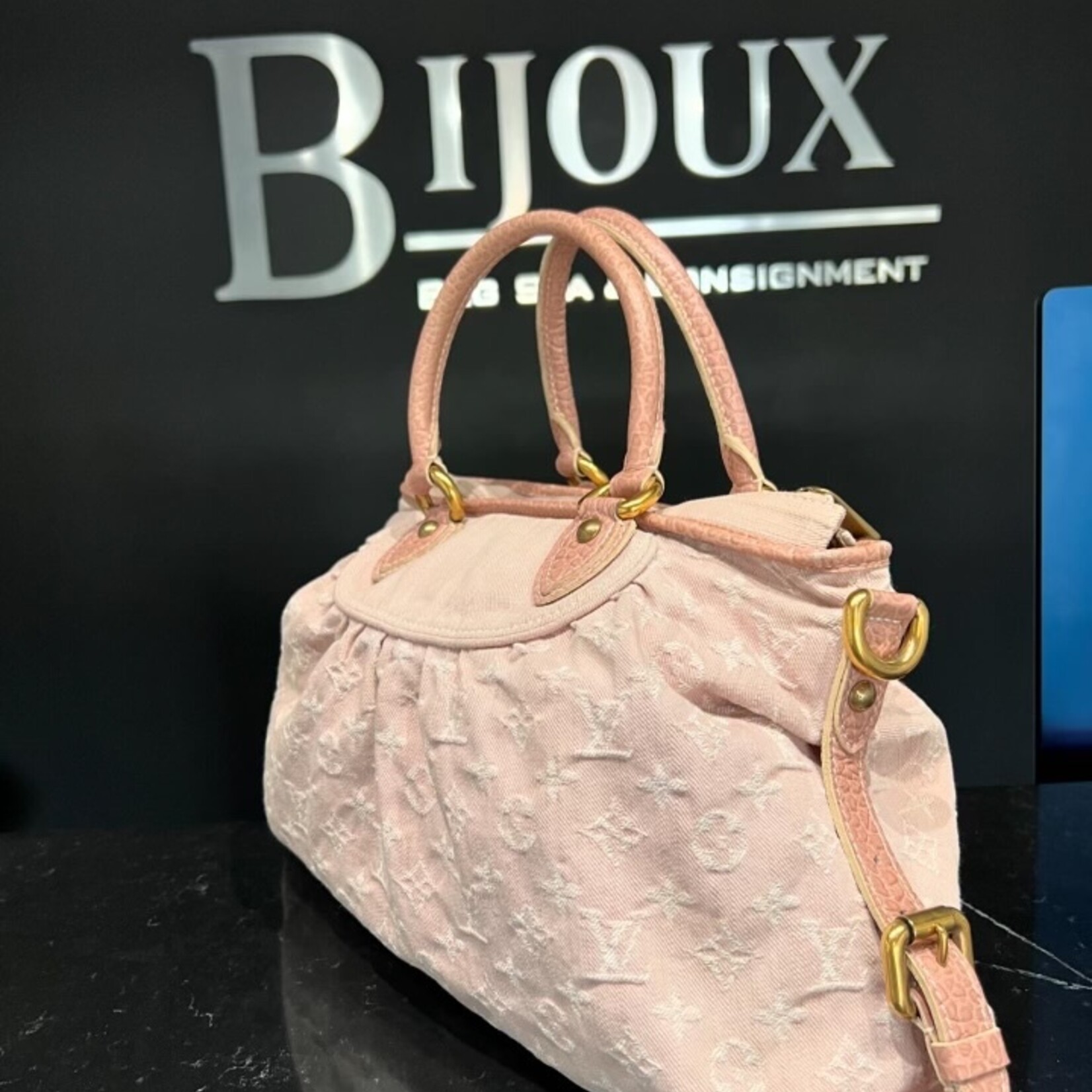 Louis Vuitton SOLD- Louis Vuitton Neo Cabby MM