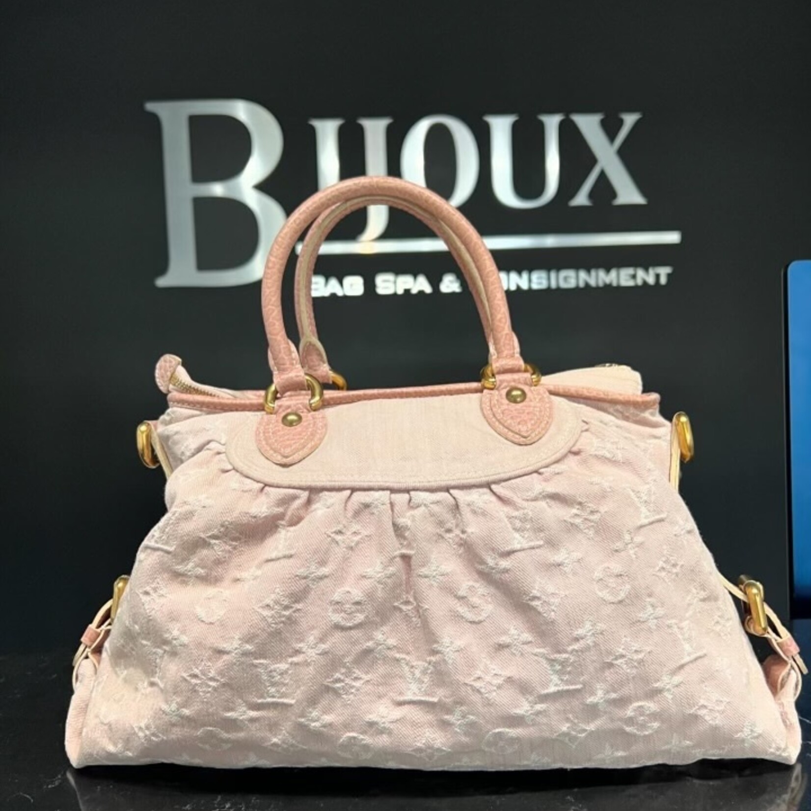 Louis Vuitton SOLD- Louis Vuitton Neo Cabby MM