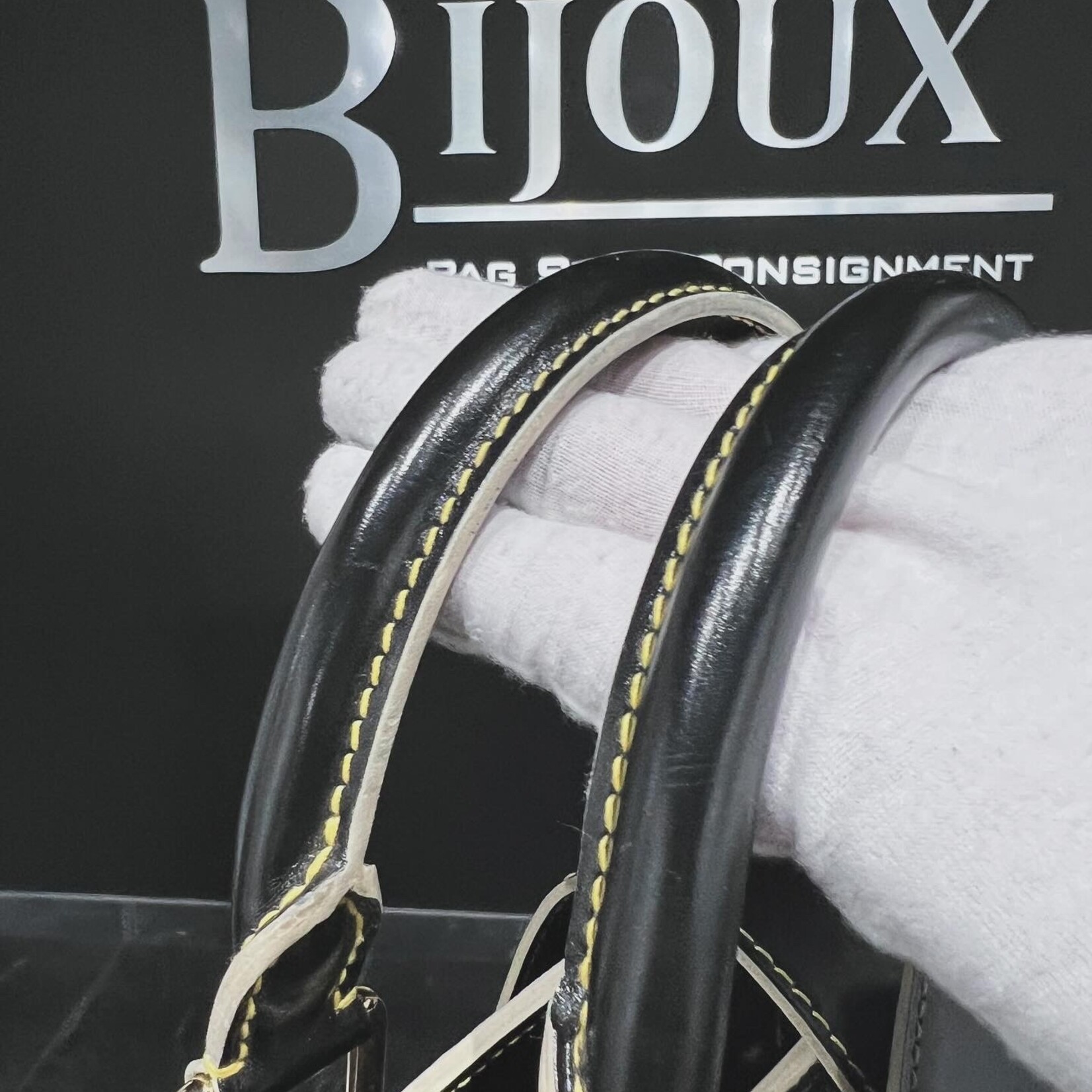 Louis Vuitton SOLD- Louis Vuitton Suhali L Epanoui